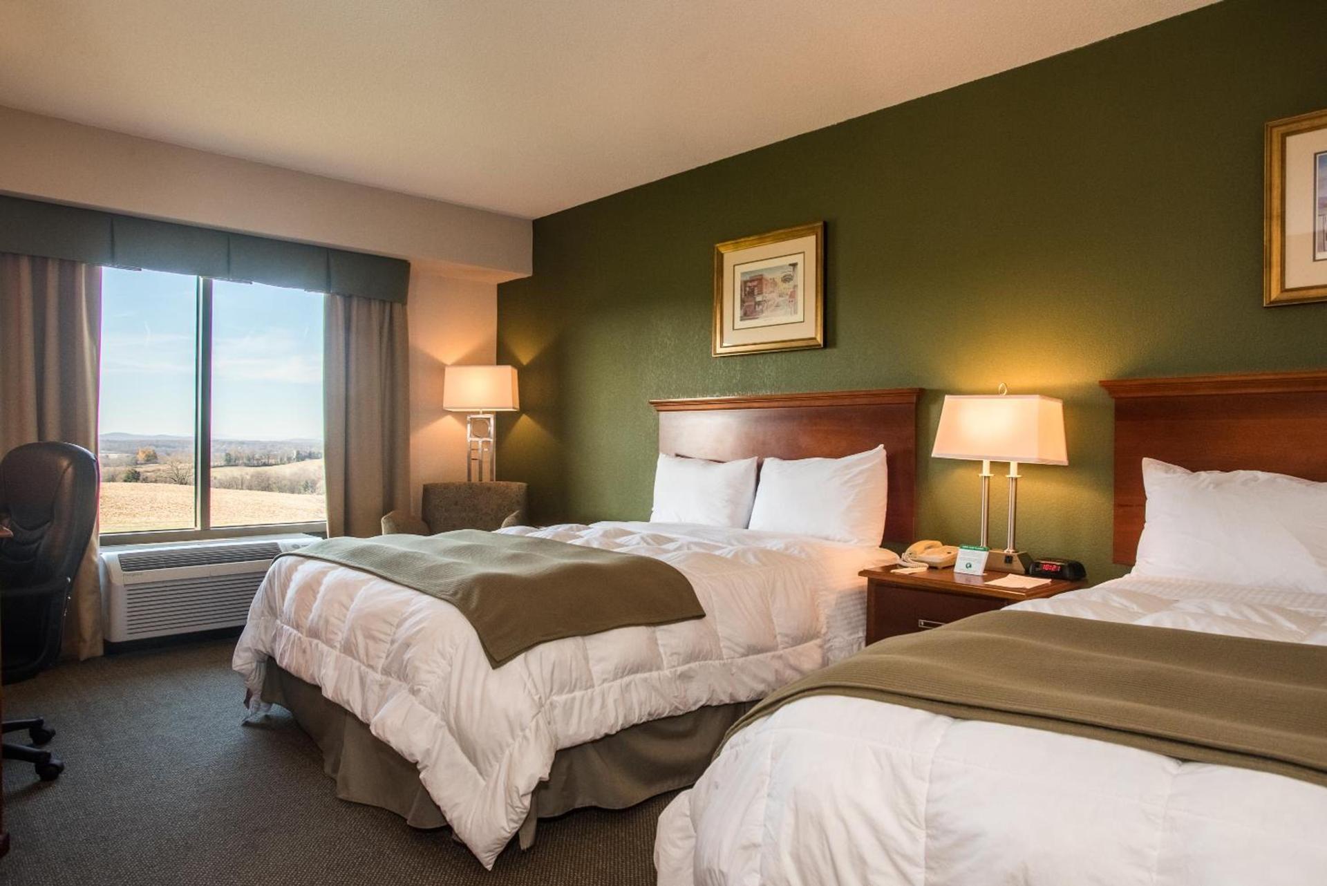 Round Hill Inn photo 19