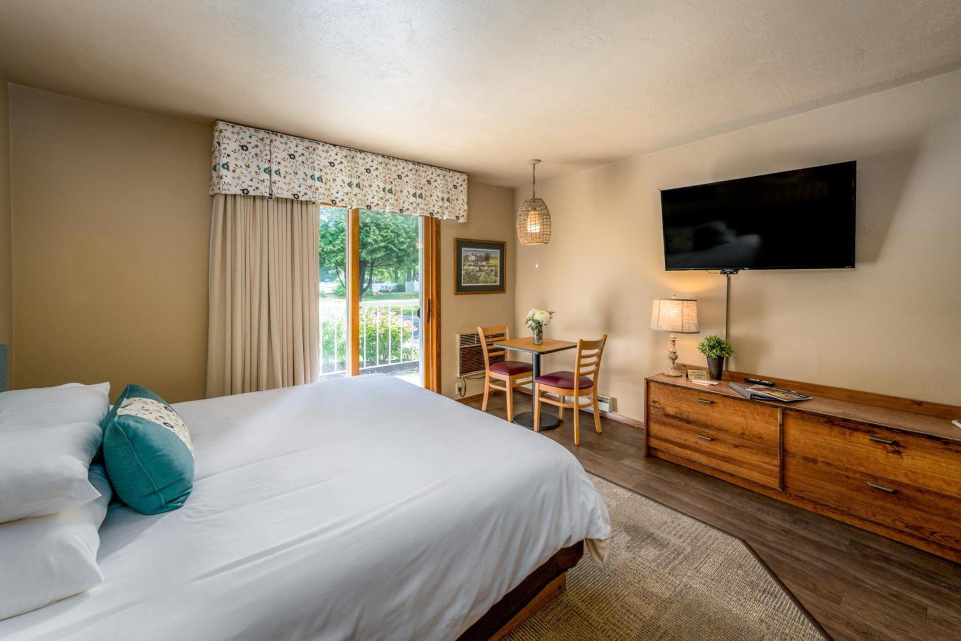 Somerset Inn & Suites photo 40