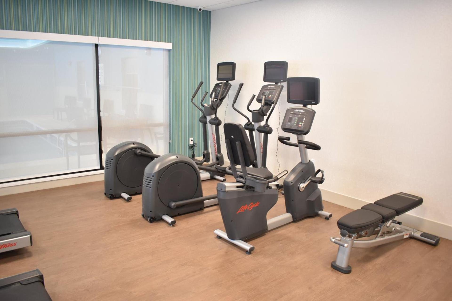 Holiday Inn Express & Suites - Boston South - Randolph by IHG photo 13