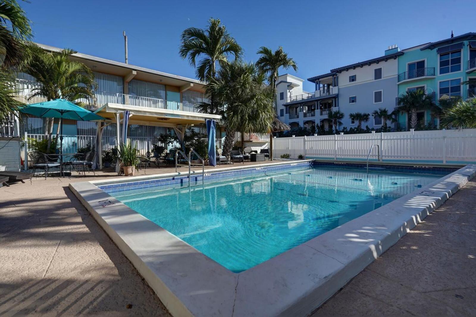 Castle by the Sea Motel photo 54