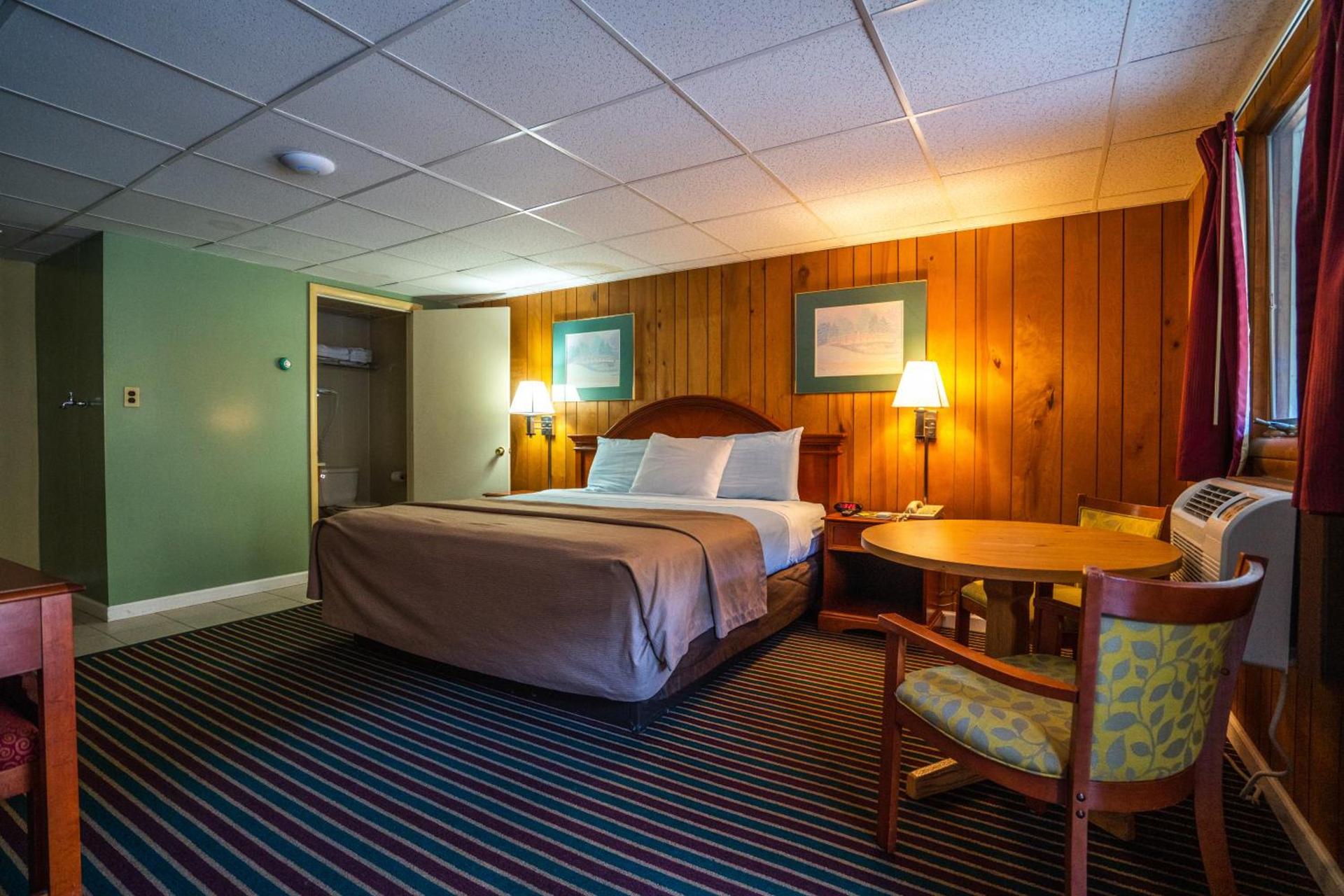 Mahoning Inn photo 24