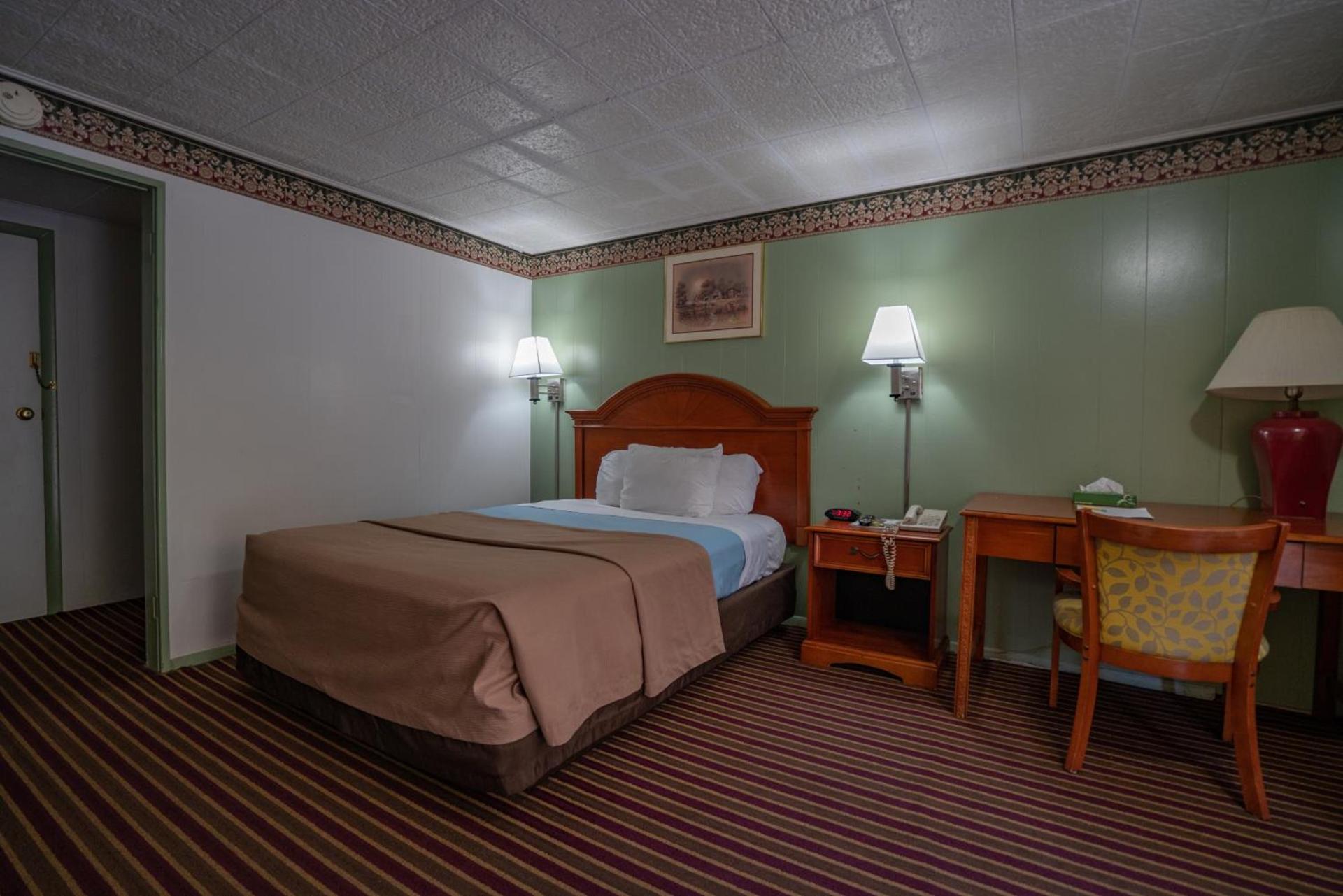 Mahoning Inn photo 23