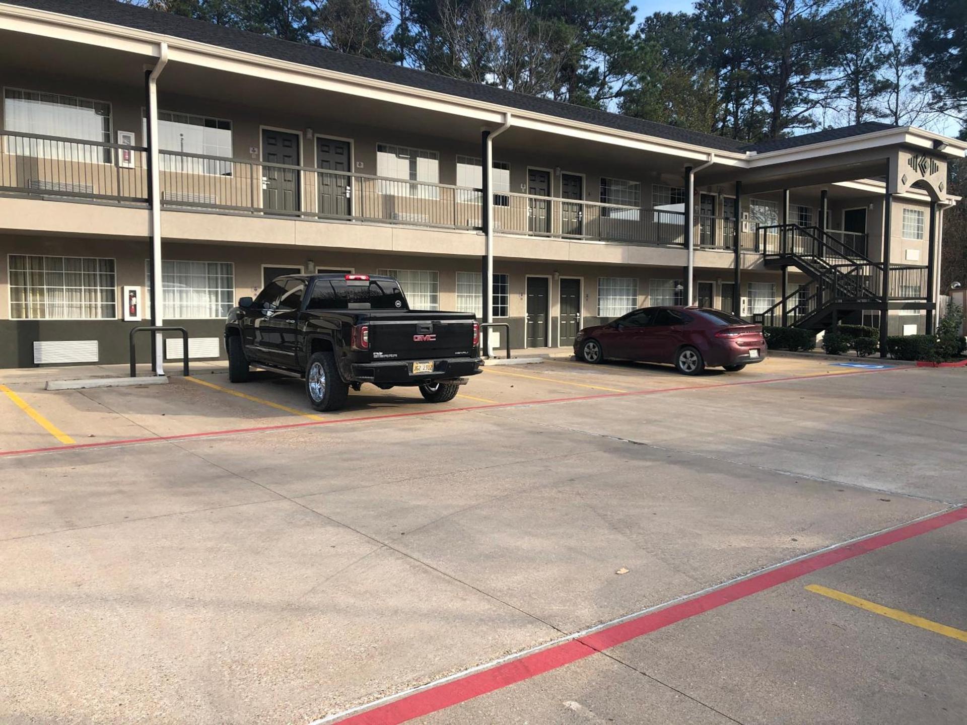 Diboll Inn and Suites photo 4