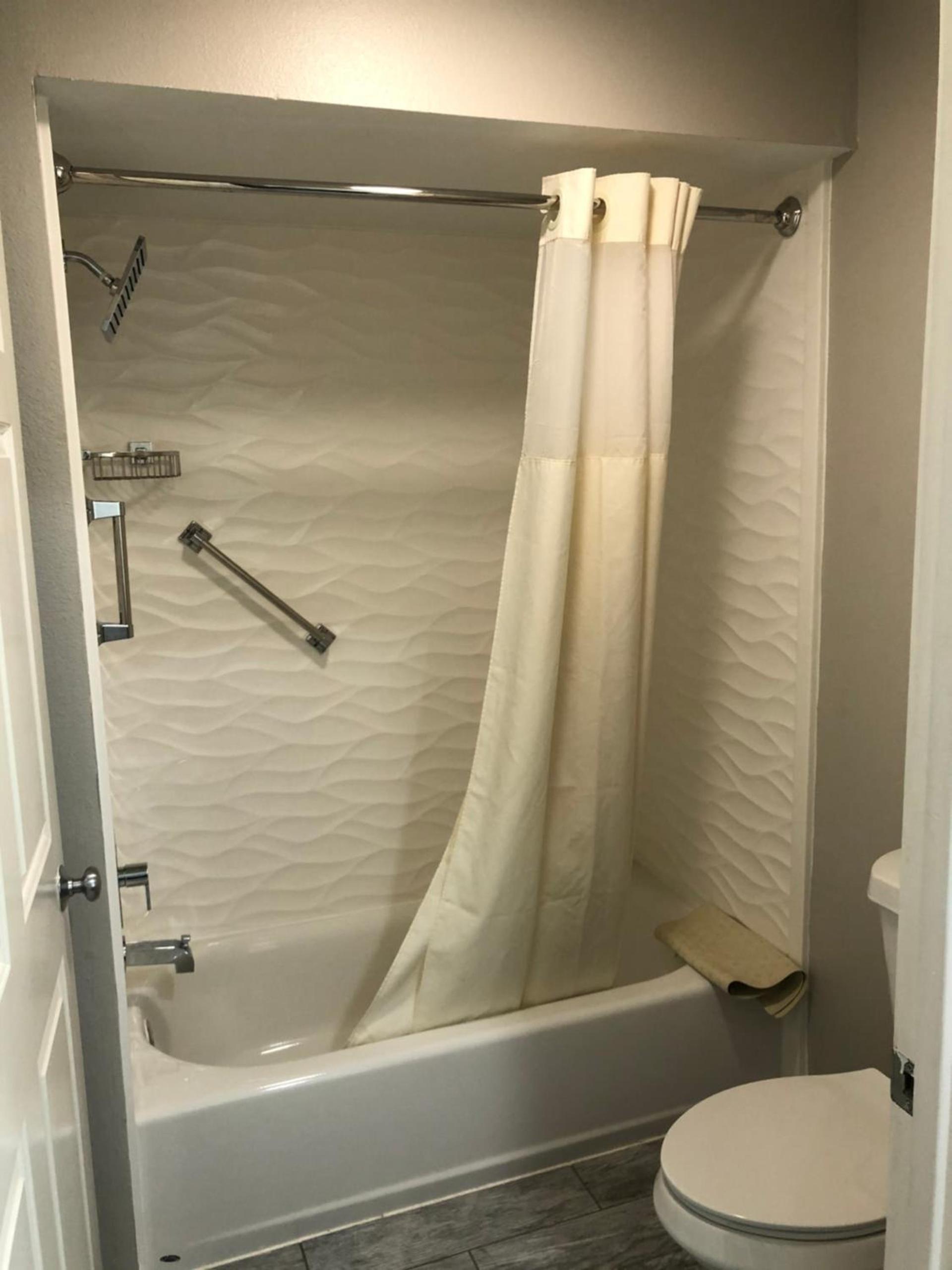 Diboll Inn and Suites photo 10