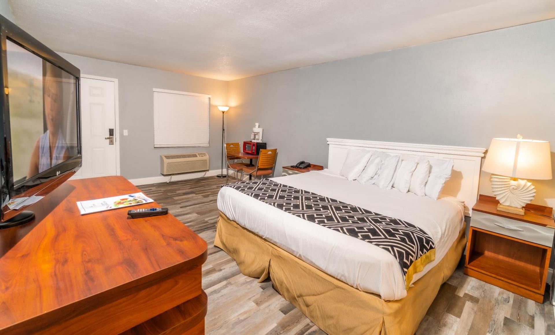 Sunshine Inn photo 25