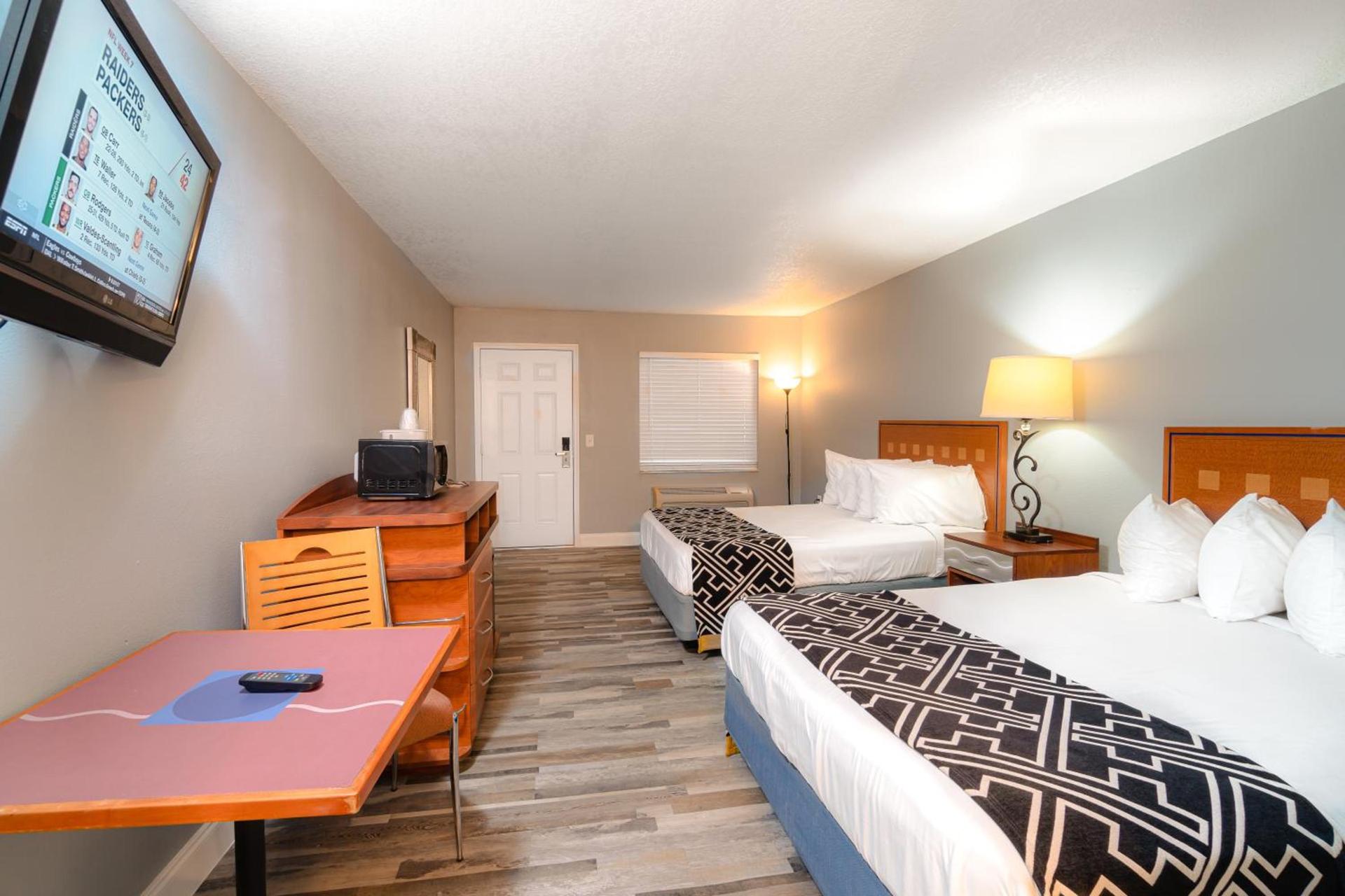 Sunshine Inn photo 22