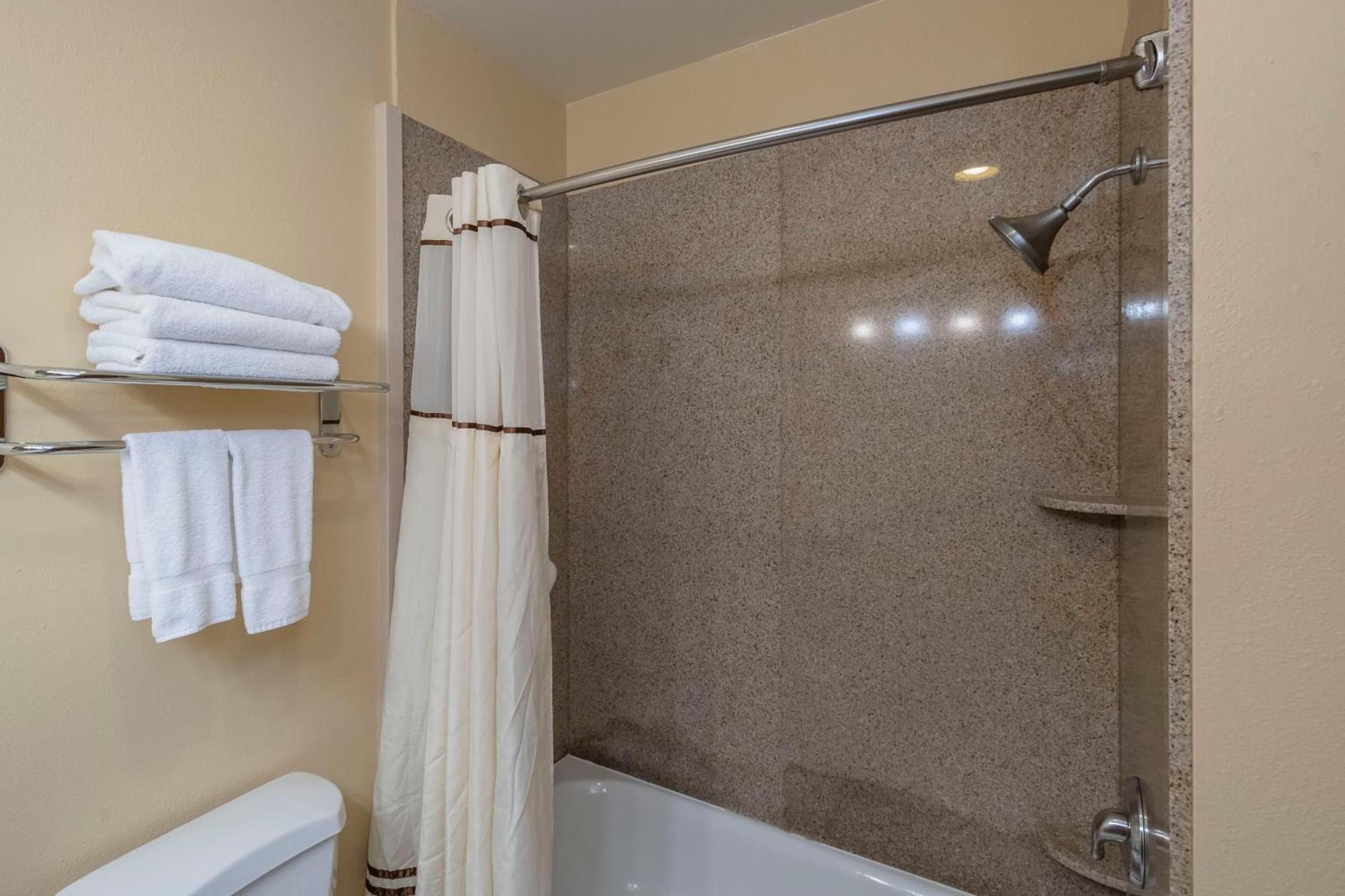 Truckee Donner Lodge photo 20