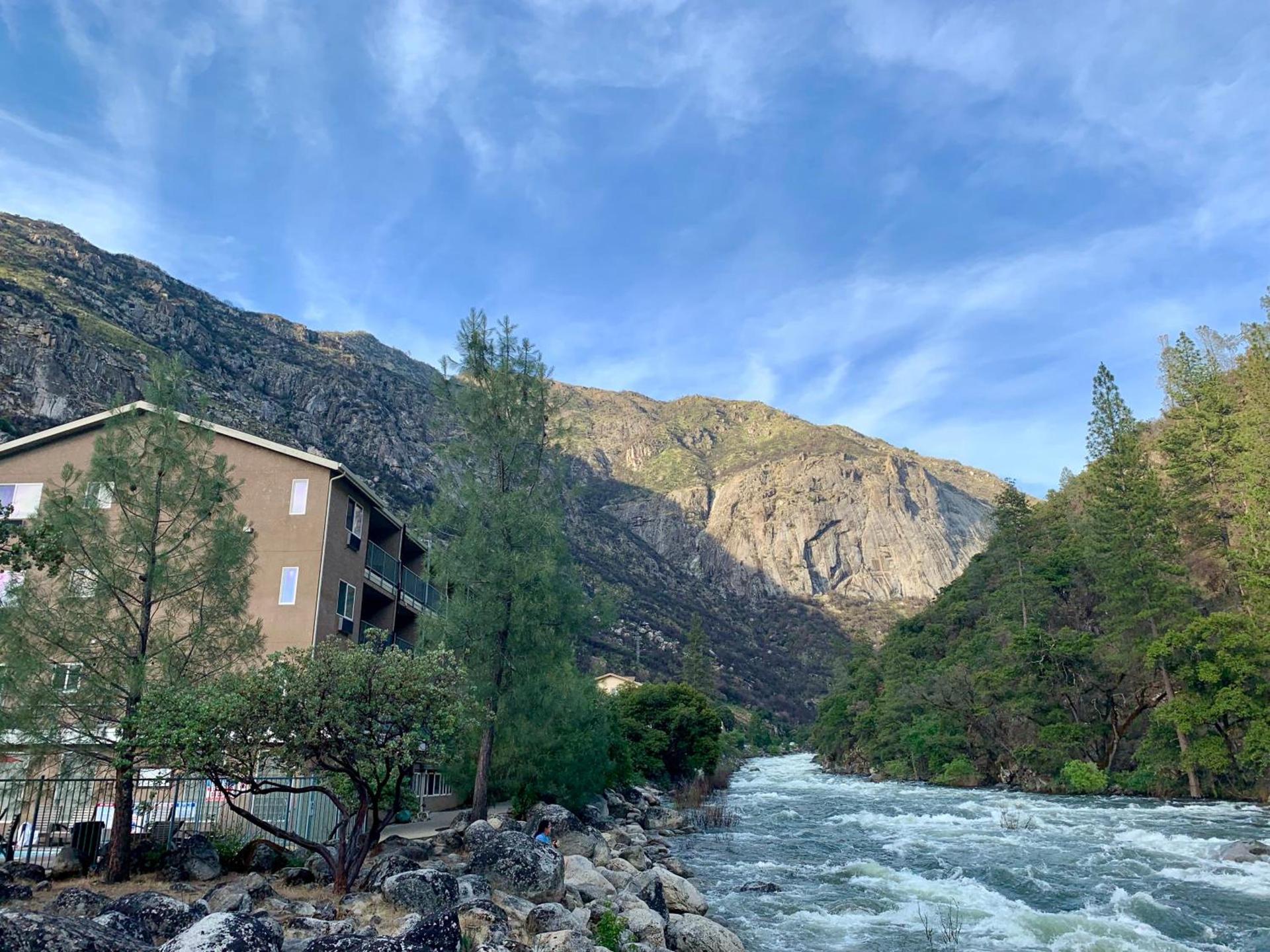Yosemite View Lodge photo 38