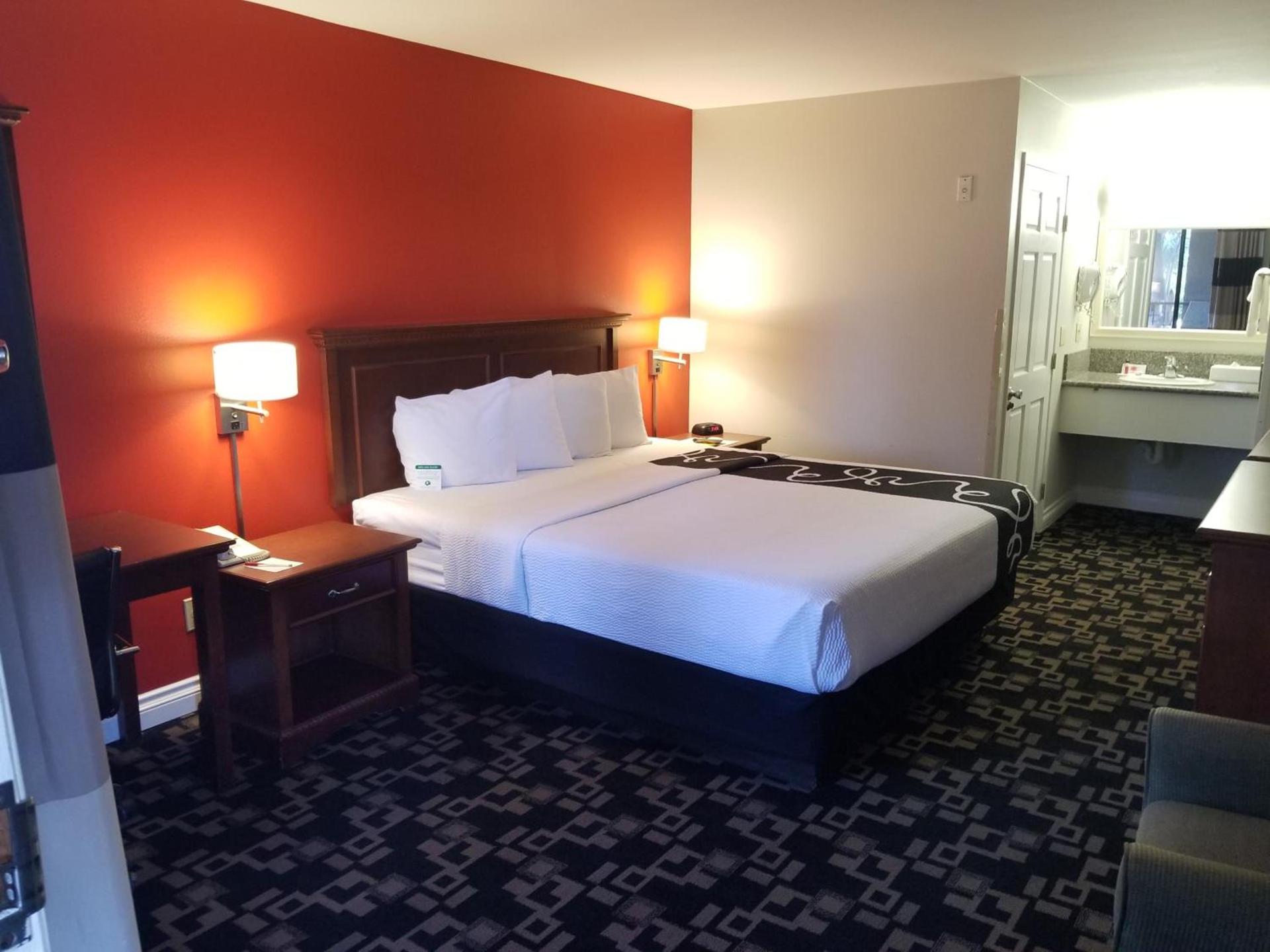 Ramada by Wyndham Oceanside photo 12