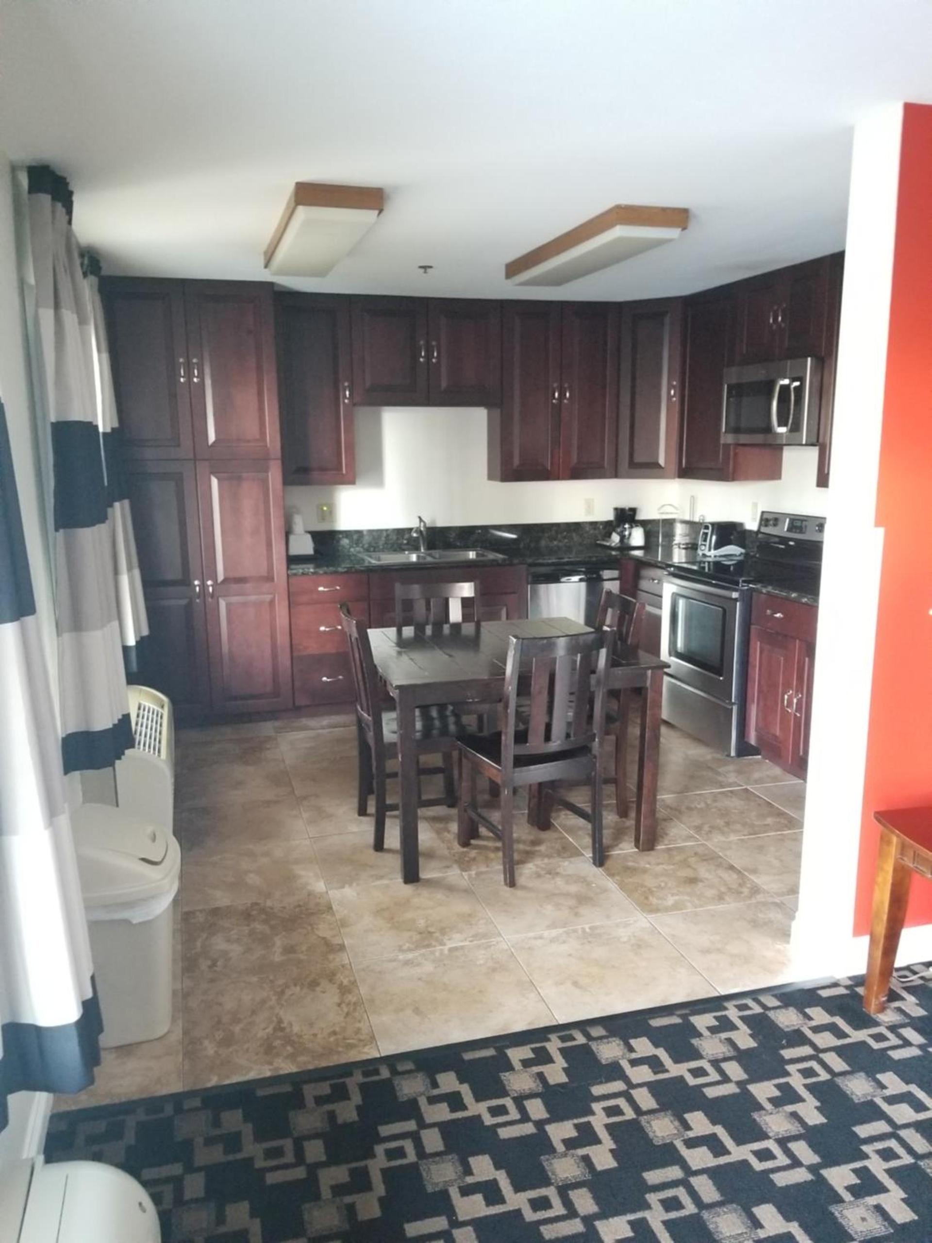 Ramada by Wyndham Oceanside photo 11