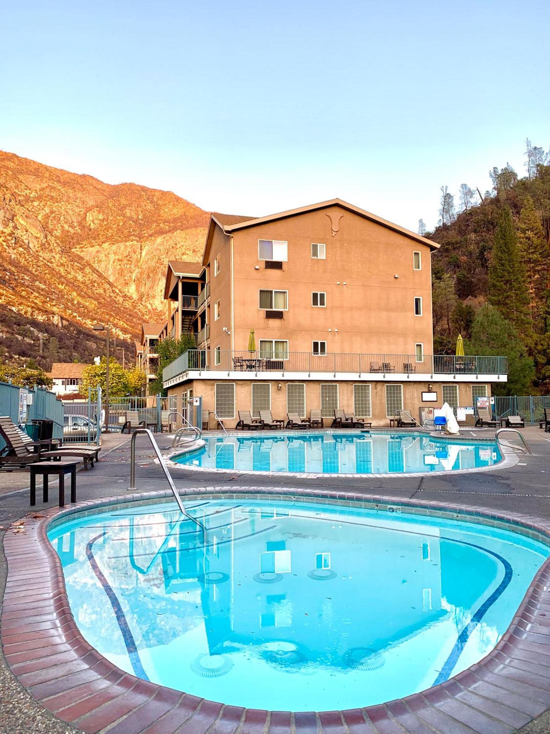 Yosemite View Lodge photo 39