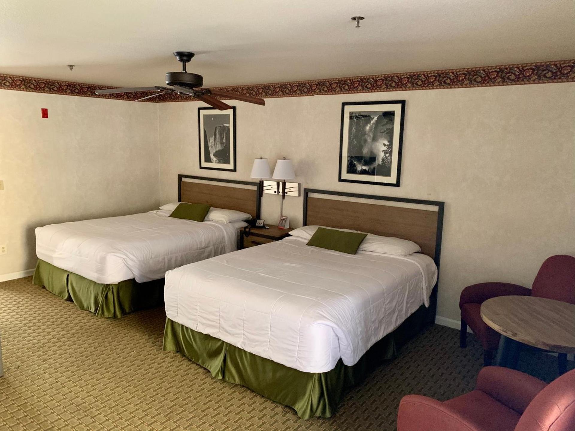 Yosemite View Lodge photo 28