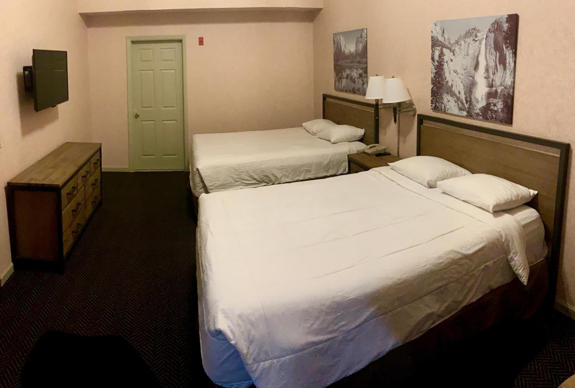 Yosemite View Lodge photo 43