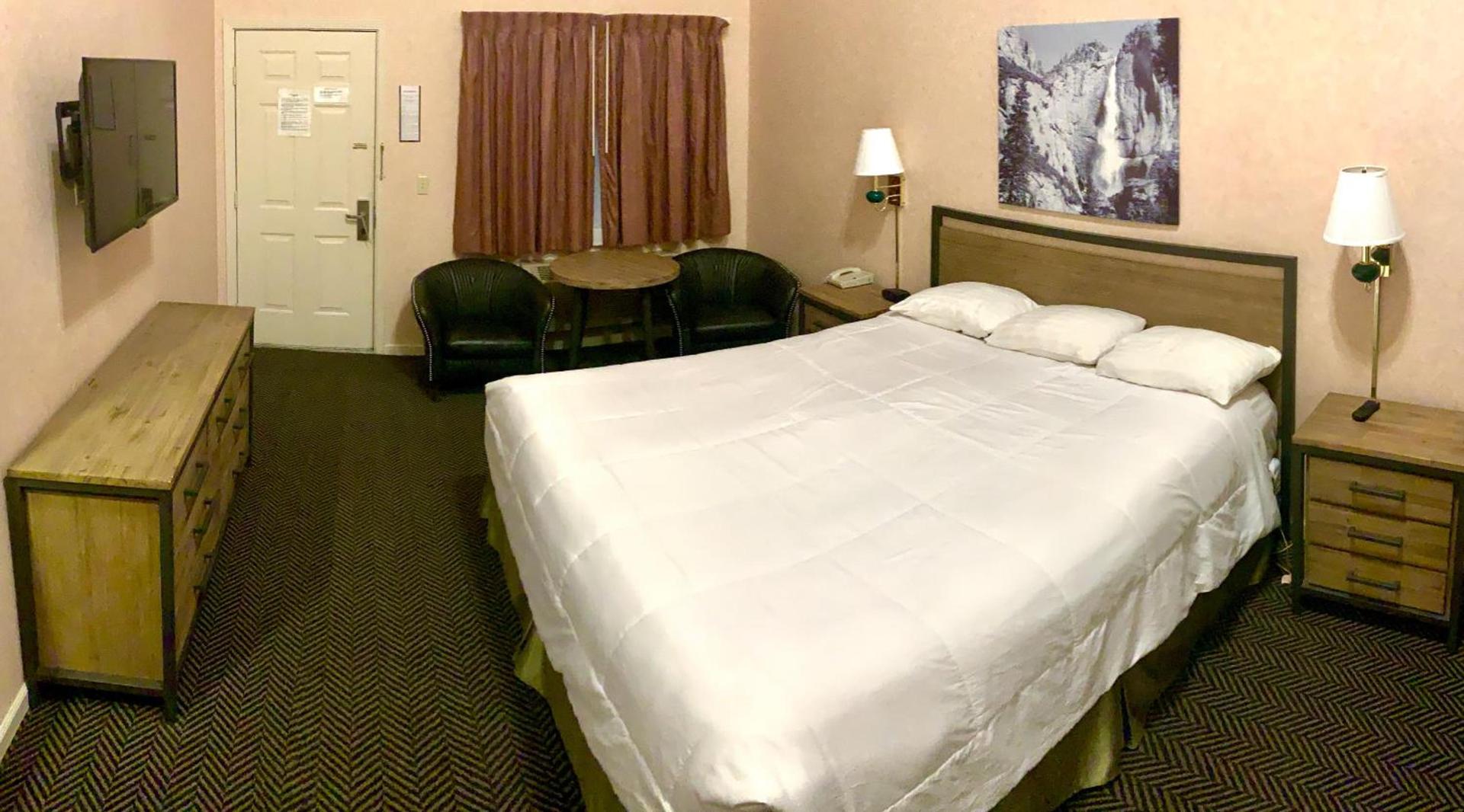 Yosemite View Lodge photo 44