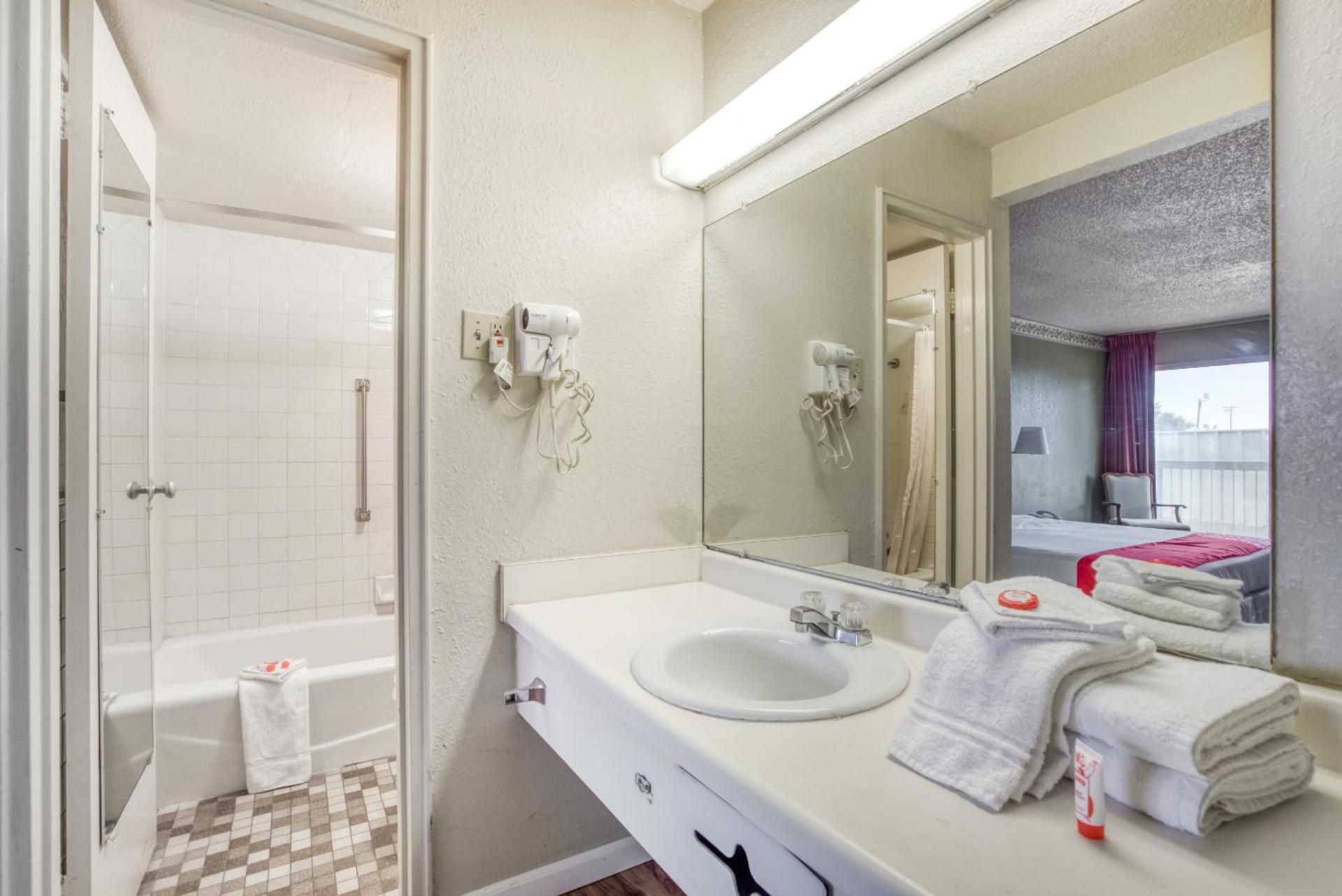 OYO Hotel Brownwood Hwy 67 photo 36