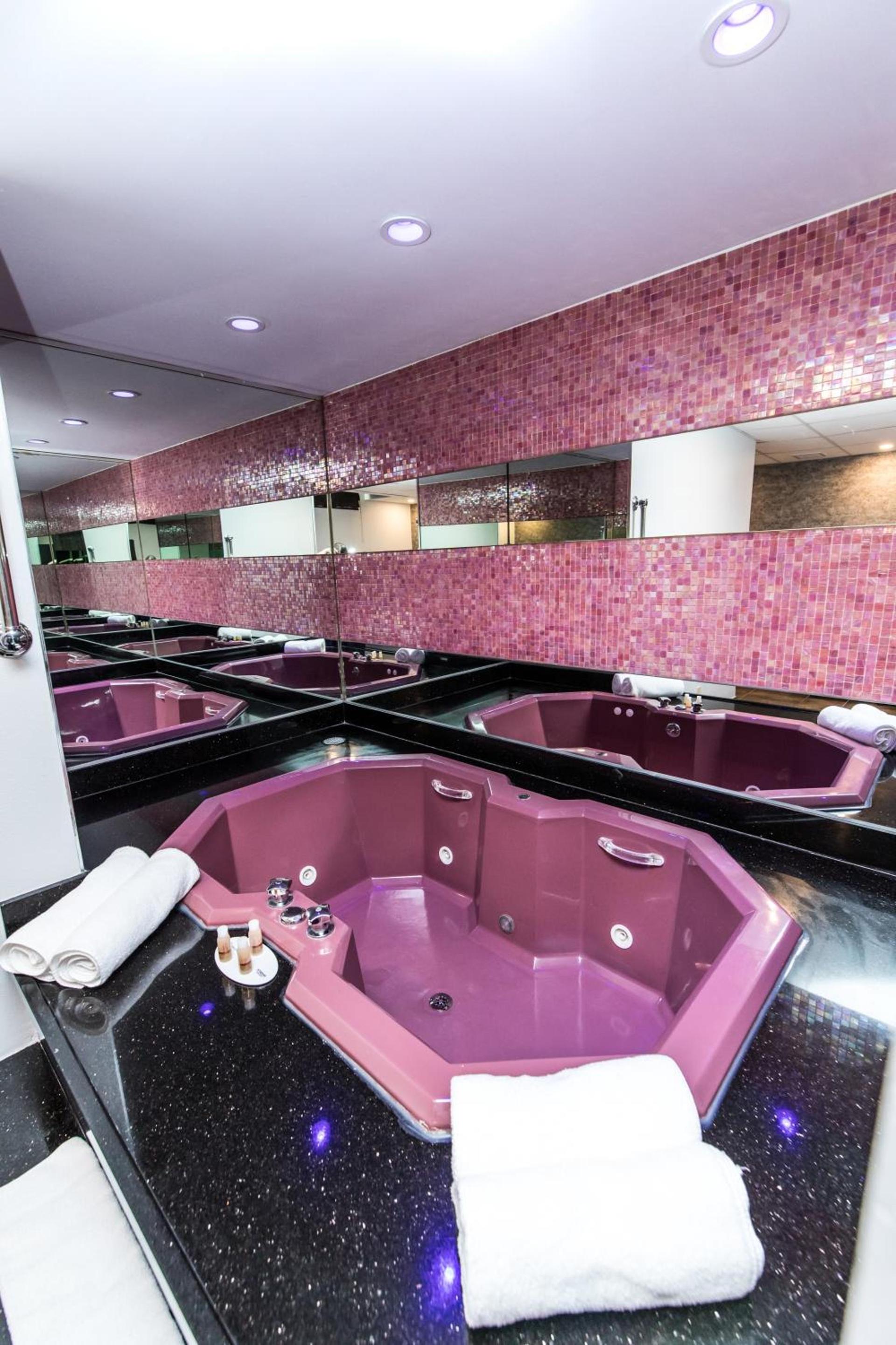 Ramada by Wyndham Bronx photo 35