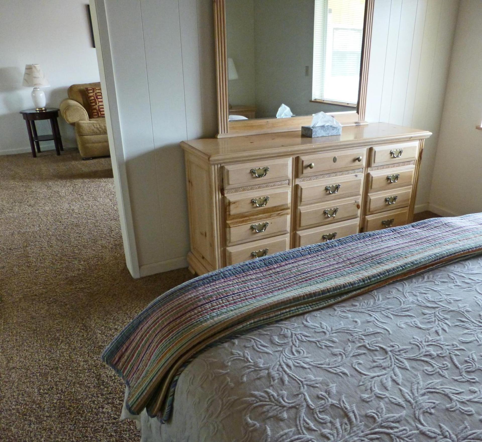 Redwood Suites photo 15