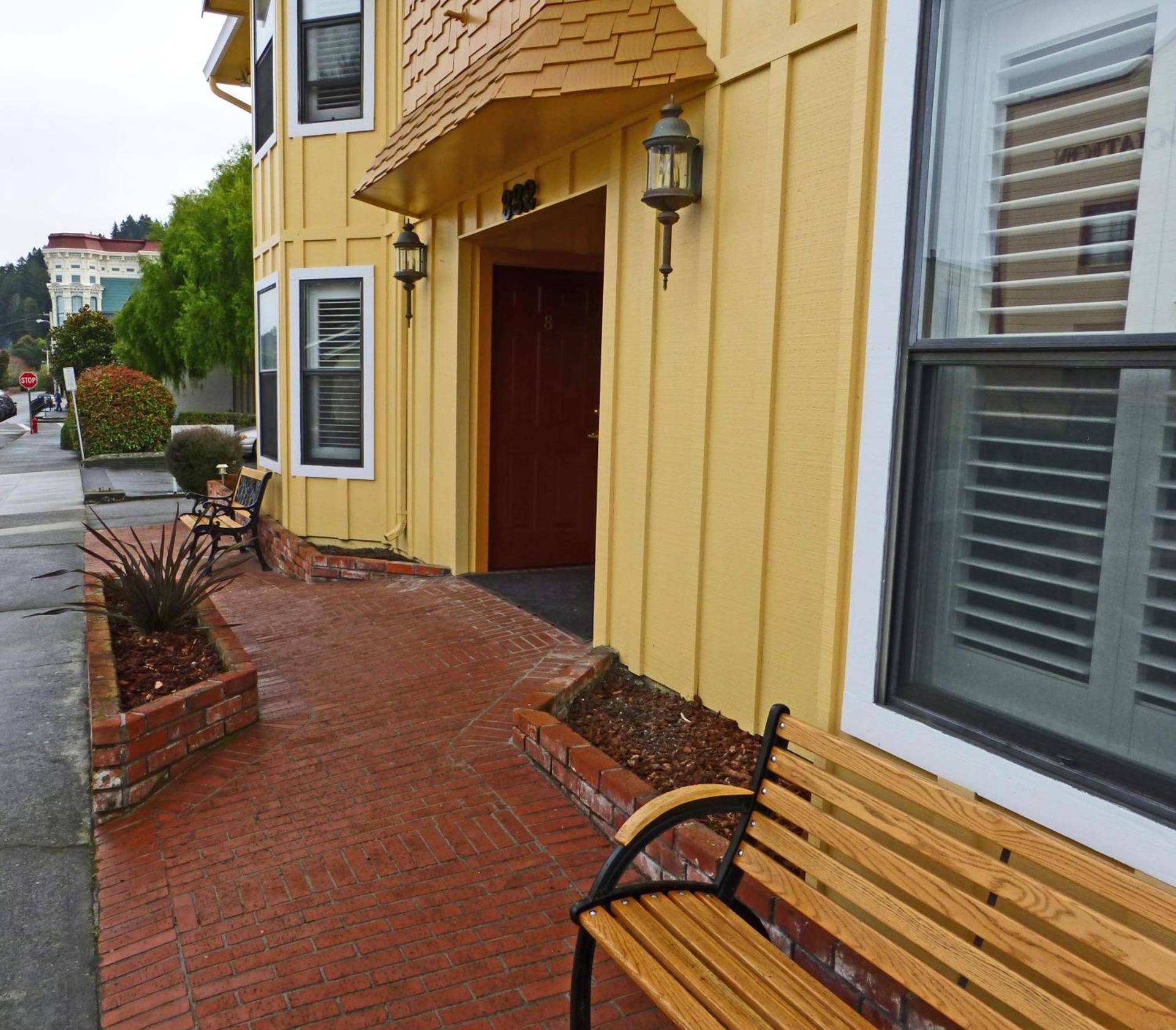 Redwood Suites photo 26