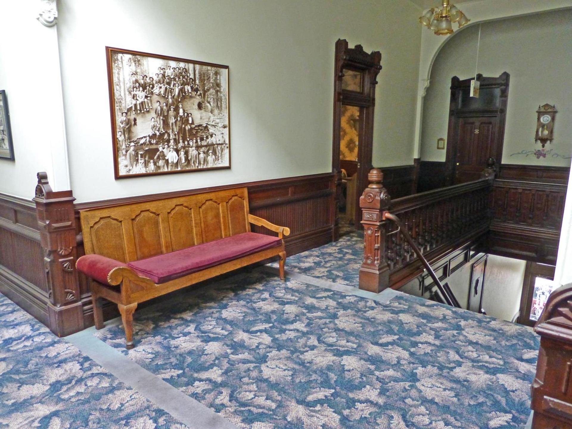 Victorian Inn photo 15