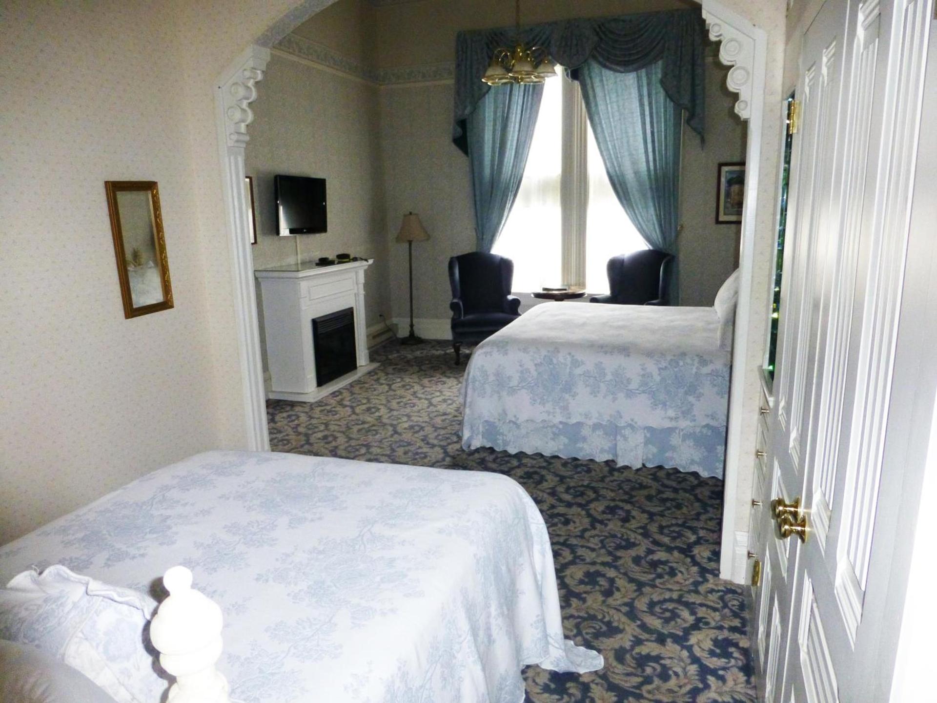 Victorian Inn photo 20