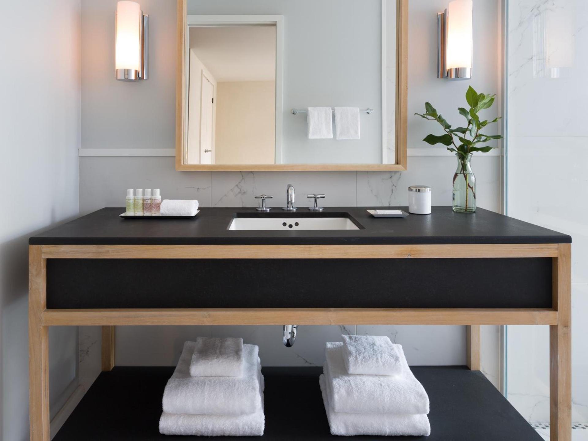 Kimpton Schofield Hotel by IHG photo 67
