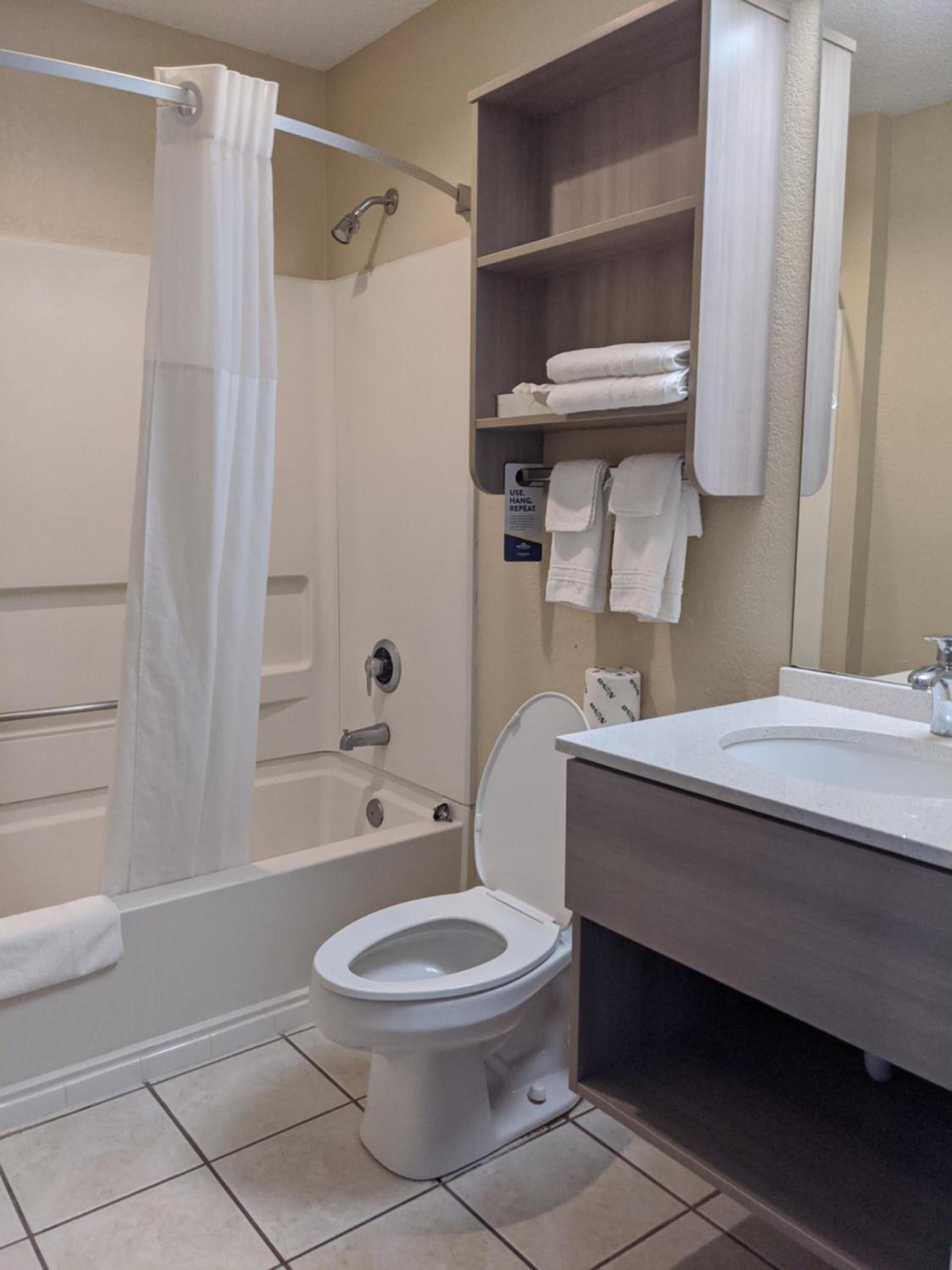 Microtel Inn Georgetown - Lexington North photo 21