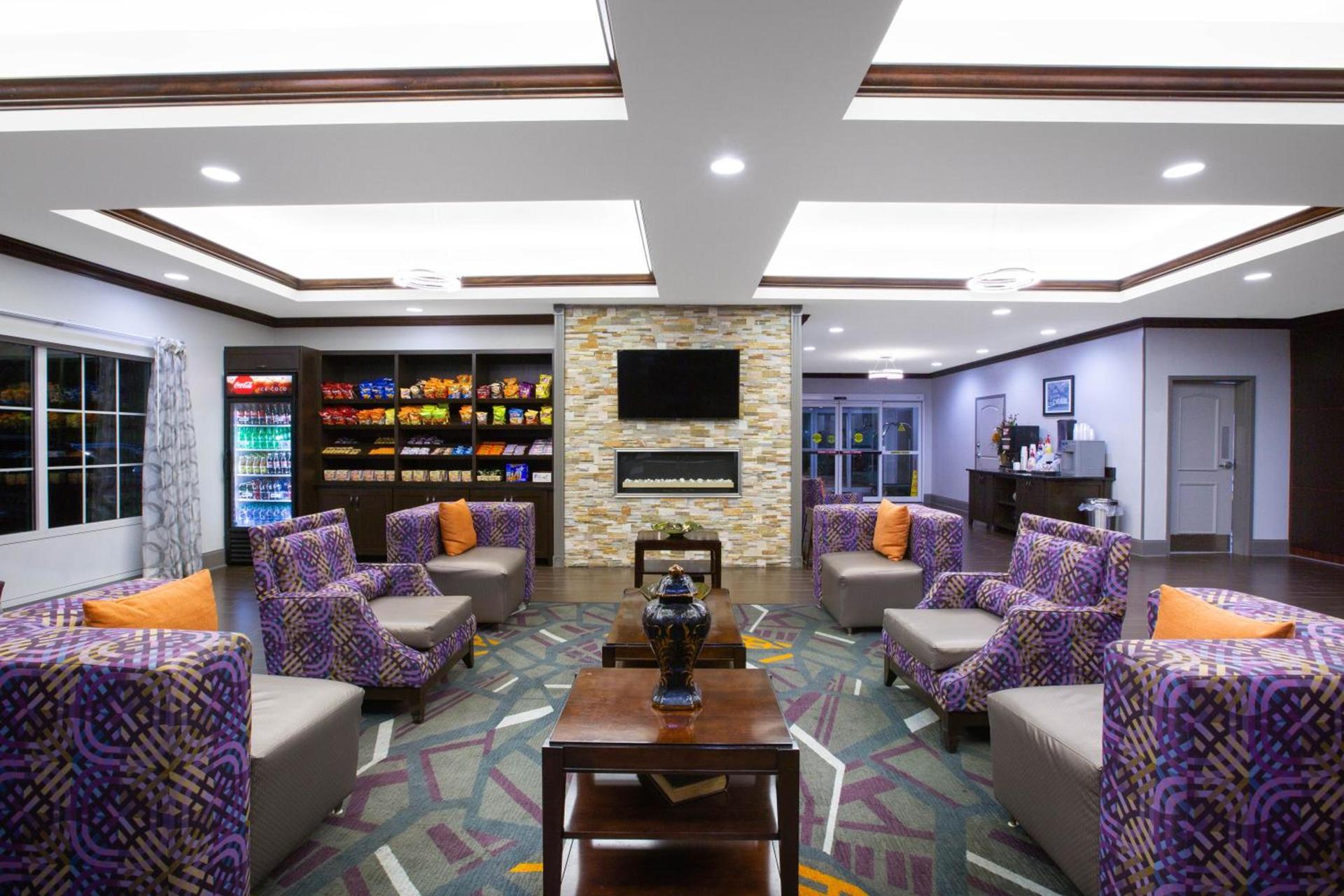 La Quinta by Wyndham Tupelo photo 44