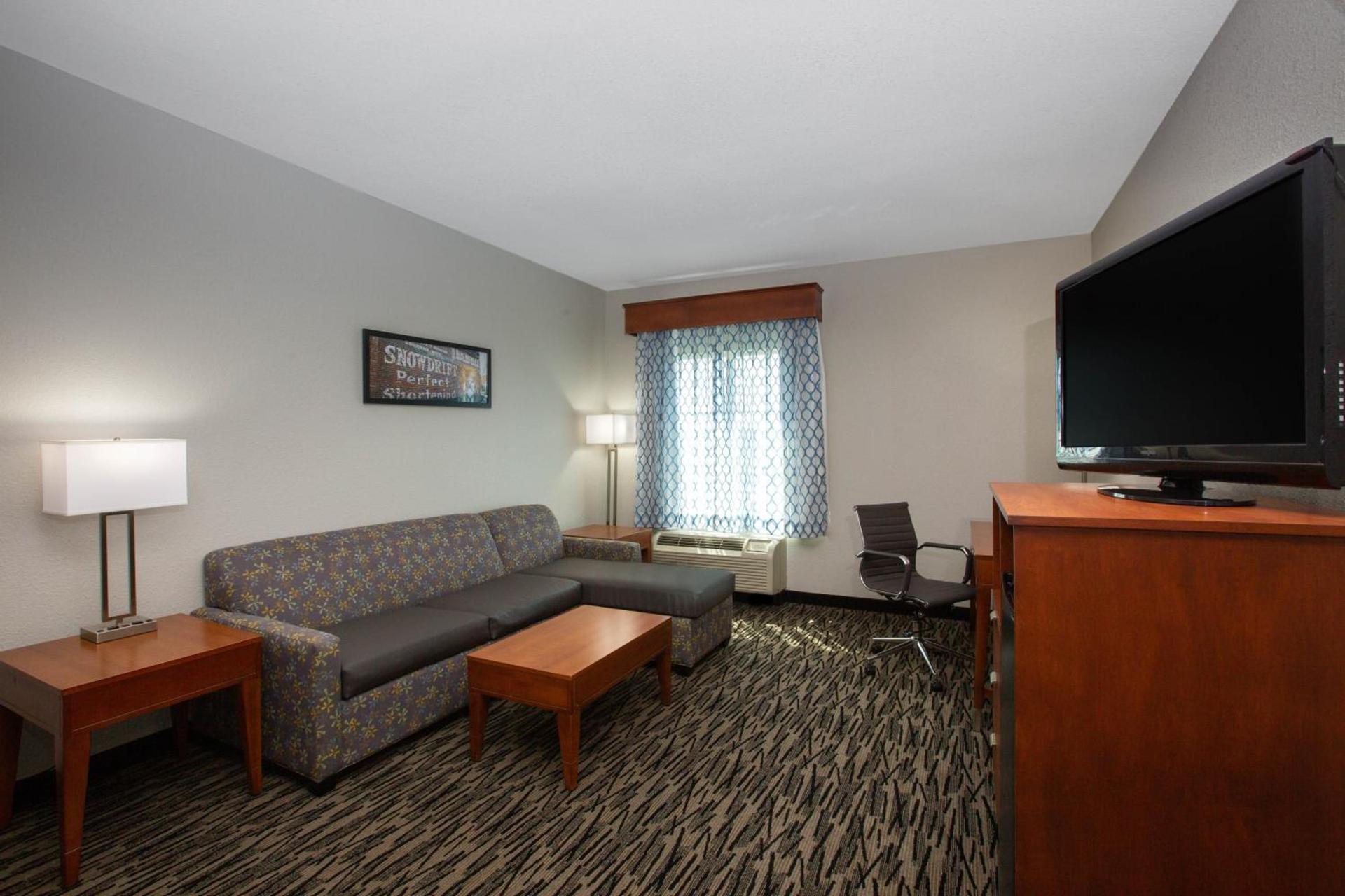 La Quinta by Wyndham Tupelo photo 51