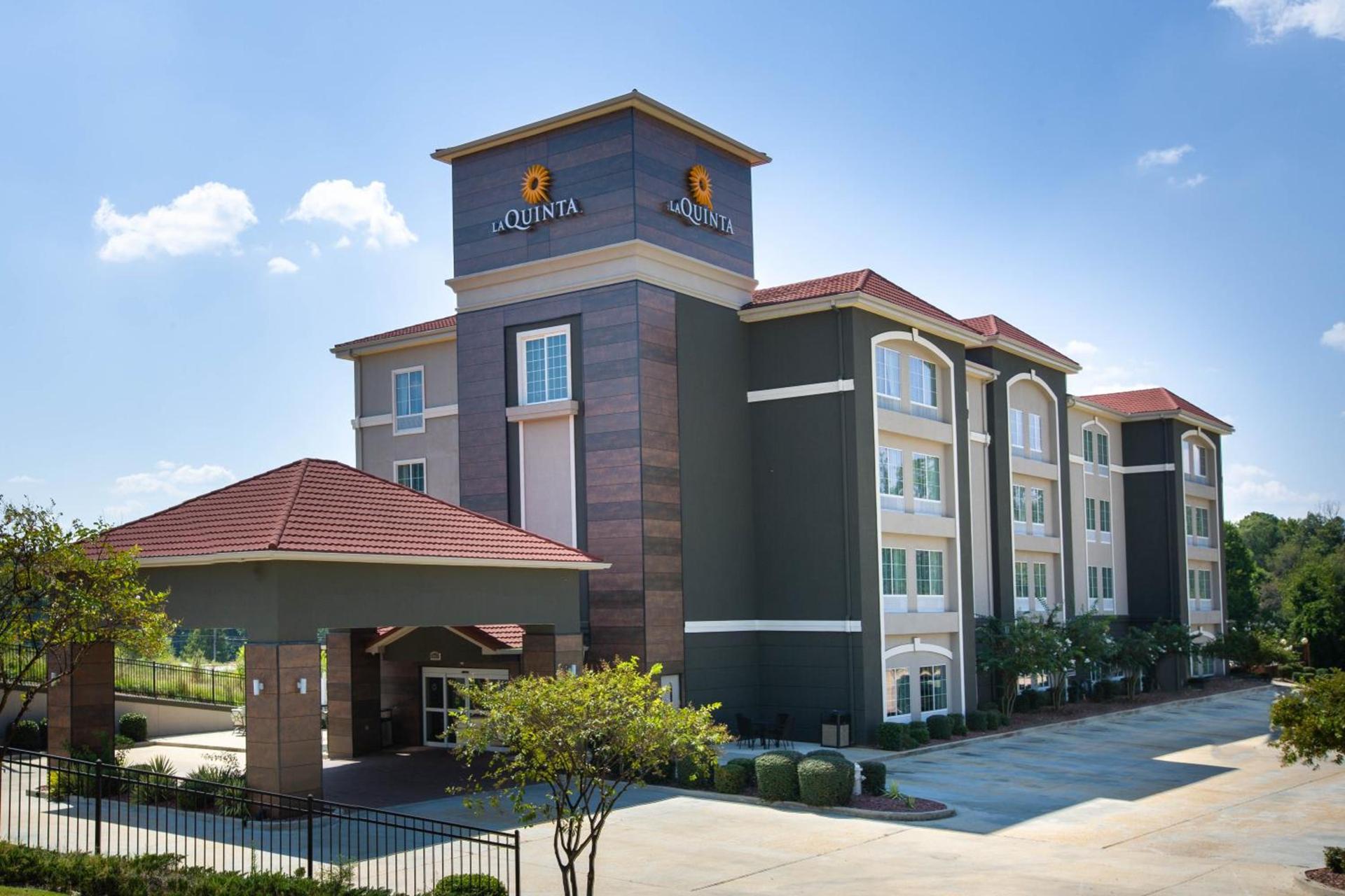 La Quinta by Wyndham Tupelo photo 42