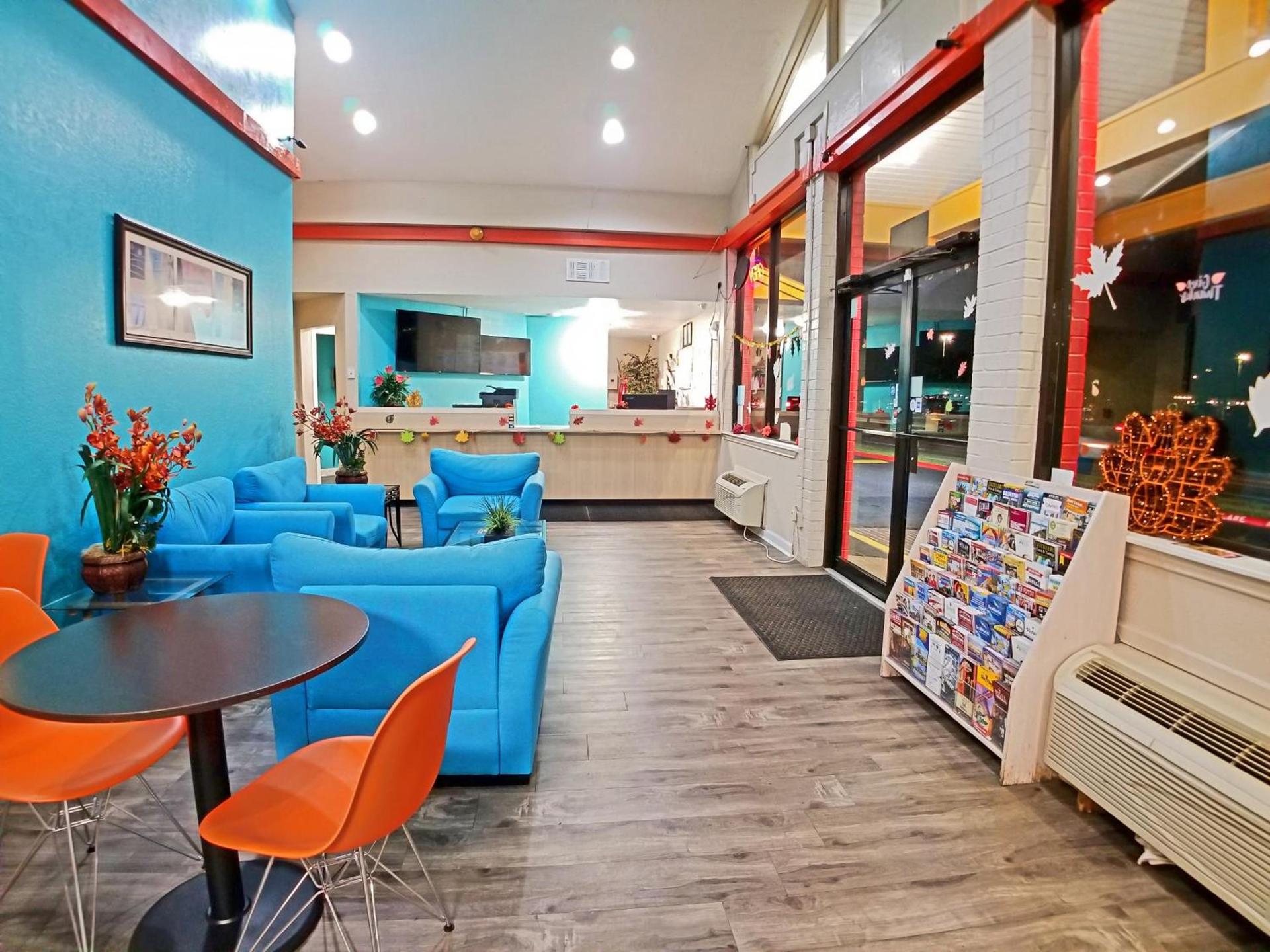 Howard Johnson by Wyndham Houston Hobby Airport photo 33