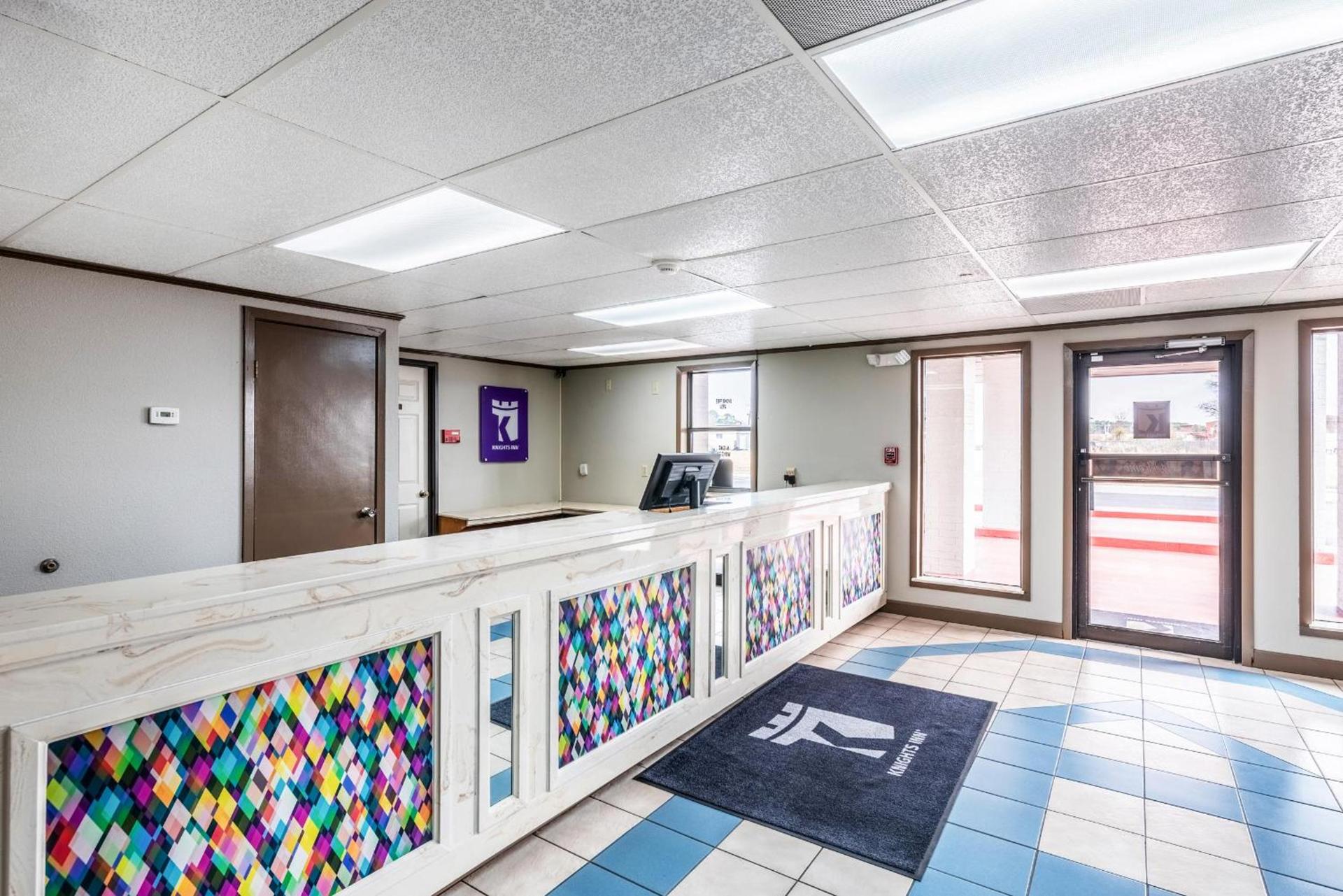 Americas Best Value Inn Searcy photo 28