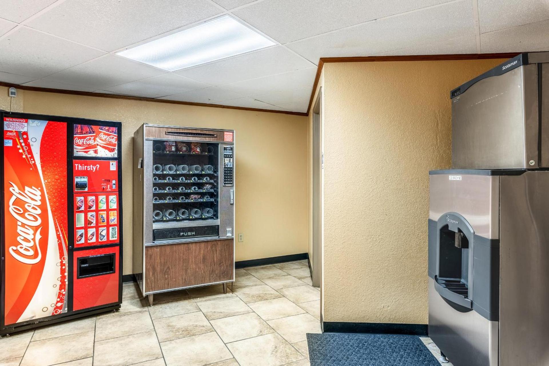 Americas Best Value Inn Searcy photo 20