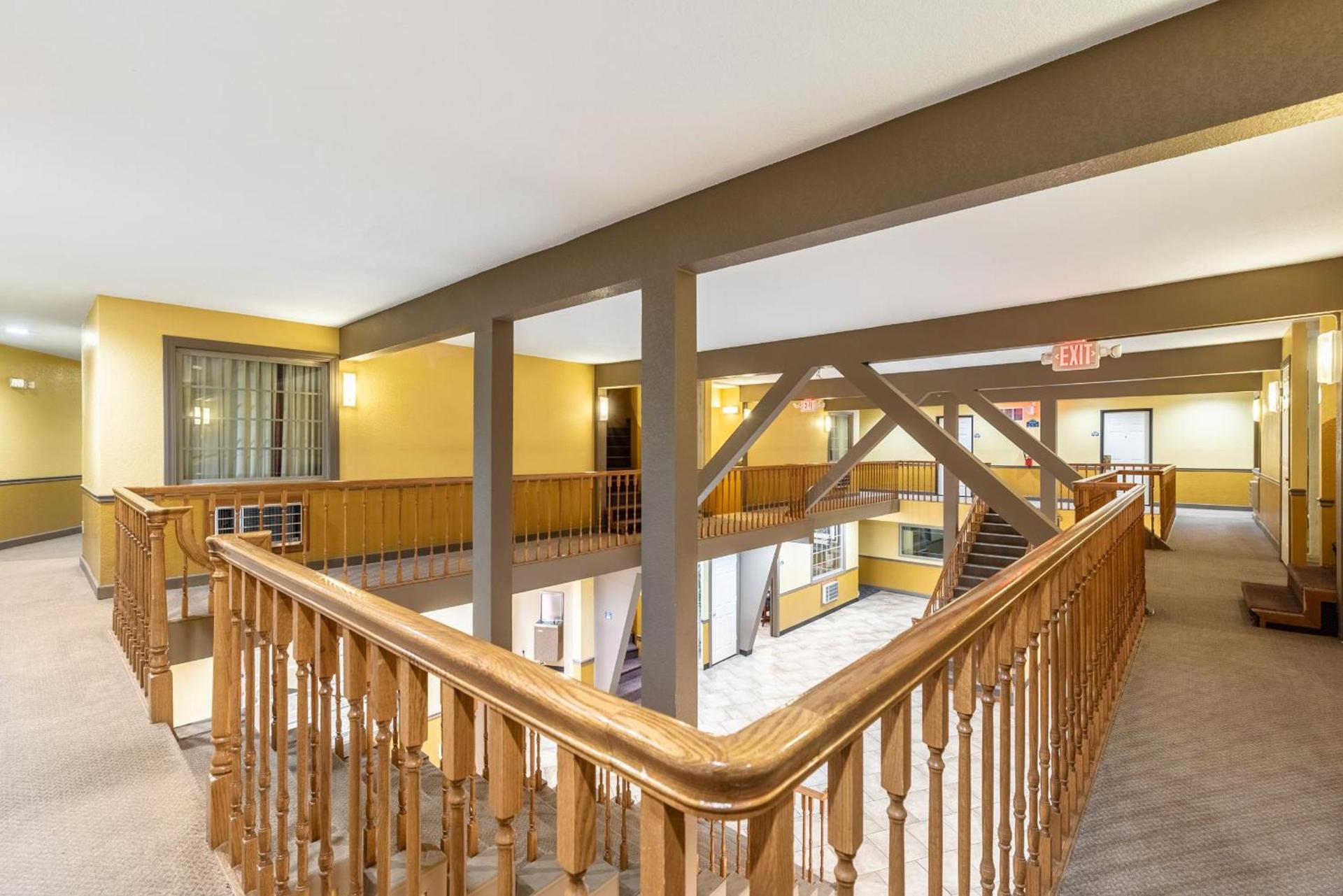 Americas Best Value Inn Searcy photo 21