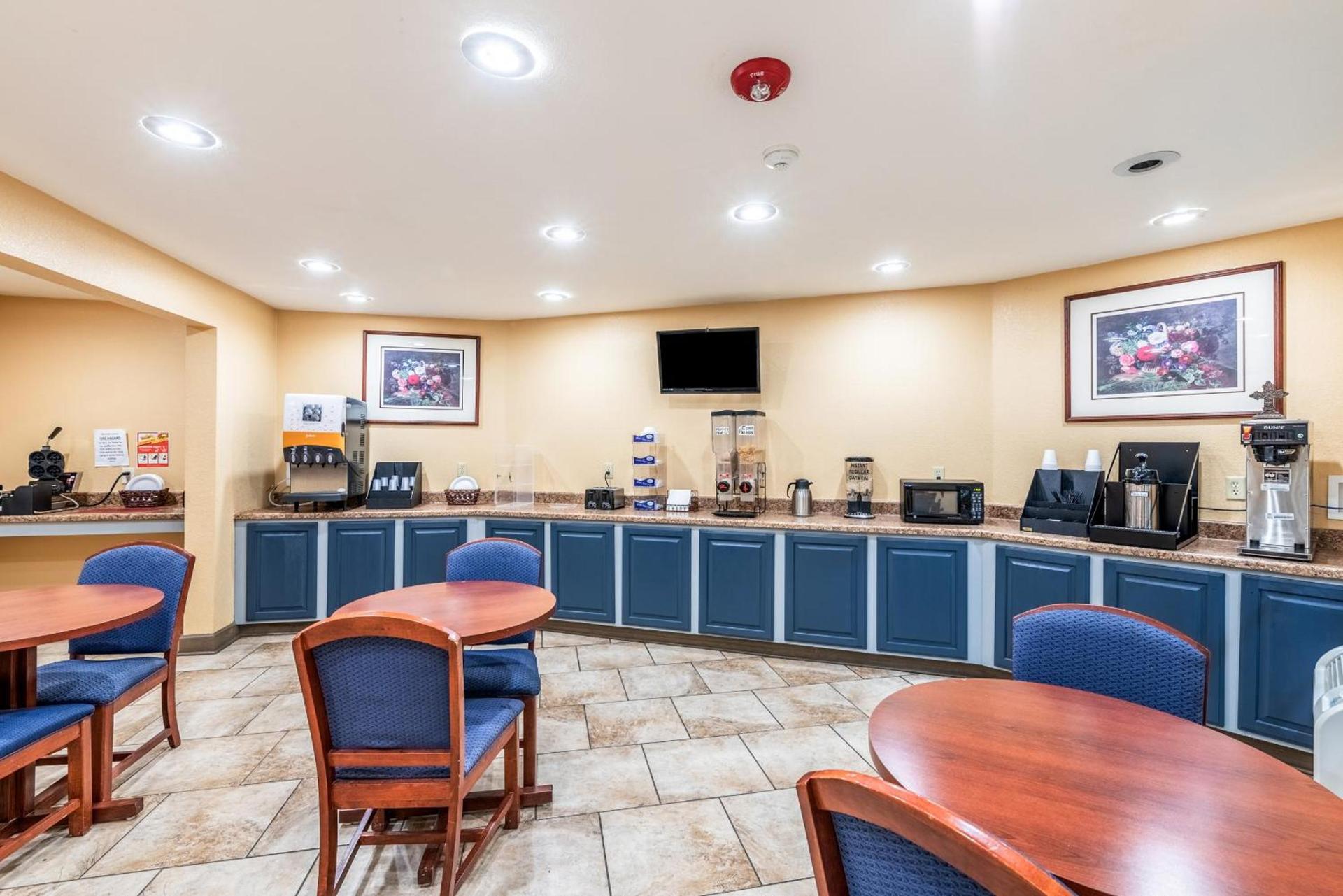 Americas Best Value Inn Searcy photo 26