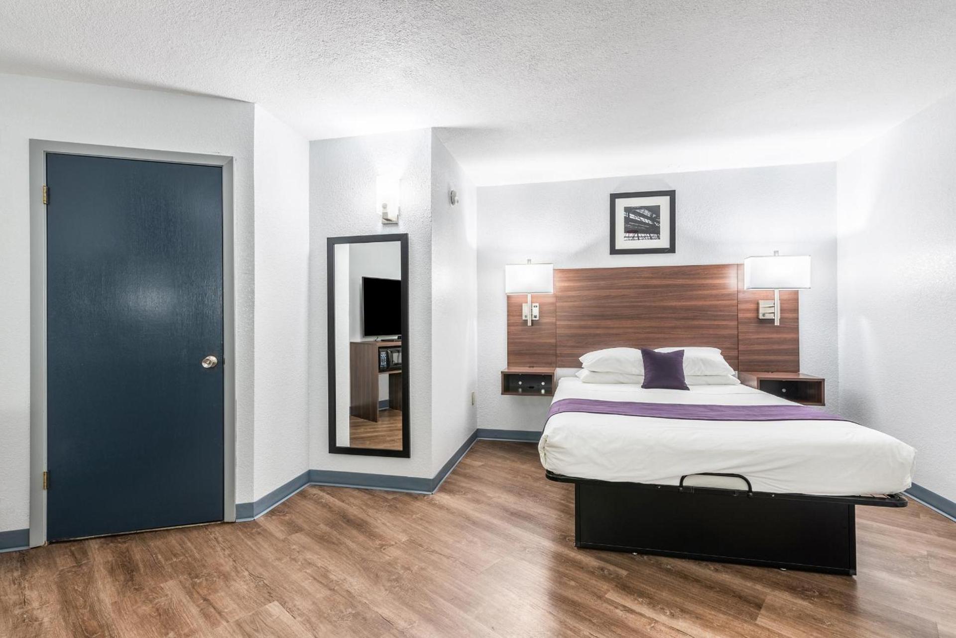 Americas Best Value Inn Searcy photo 17