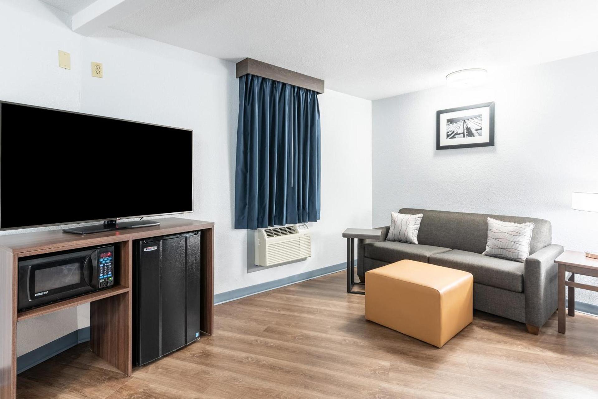 Americas Best Value Inn Searcy photo 12
