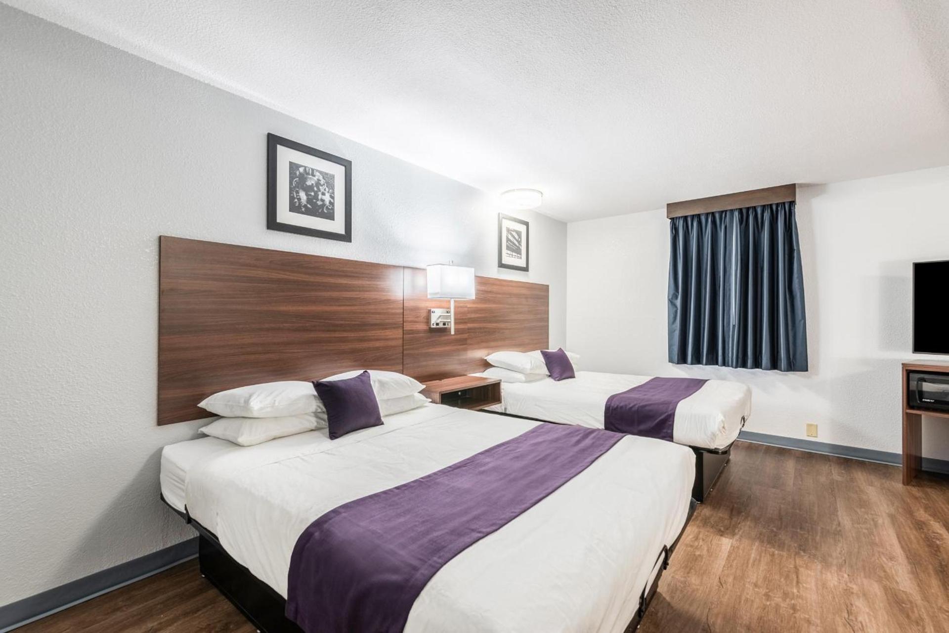 Americas Best Value Inn Searcy photo 14