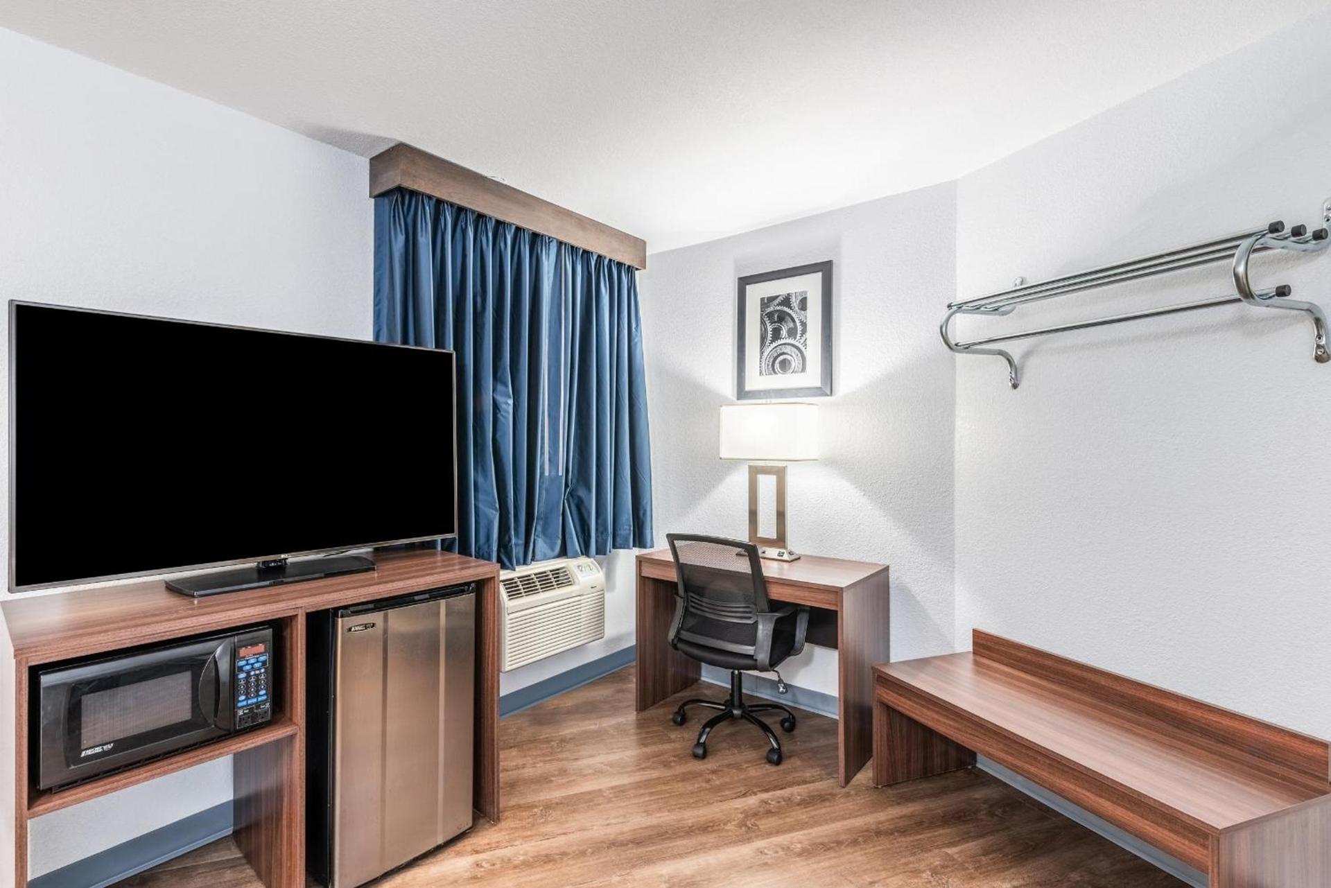 Americas Best Value Inn Searcy photo 6