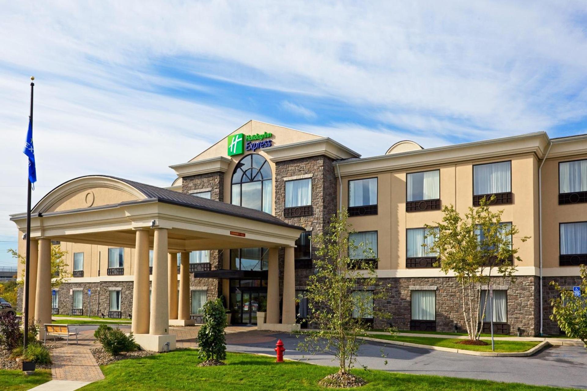 Holiday Inn Express Hotel & Suites Chester by IHG photo 1