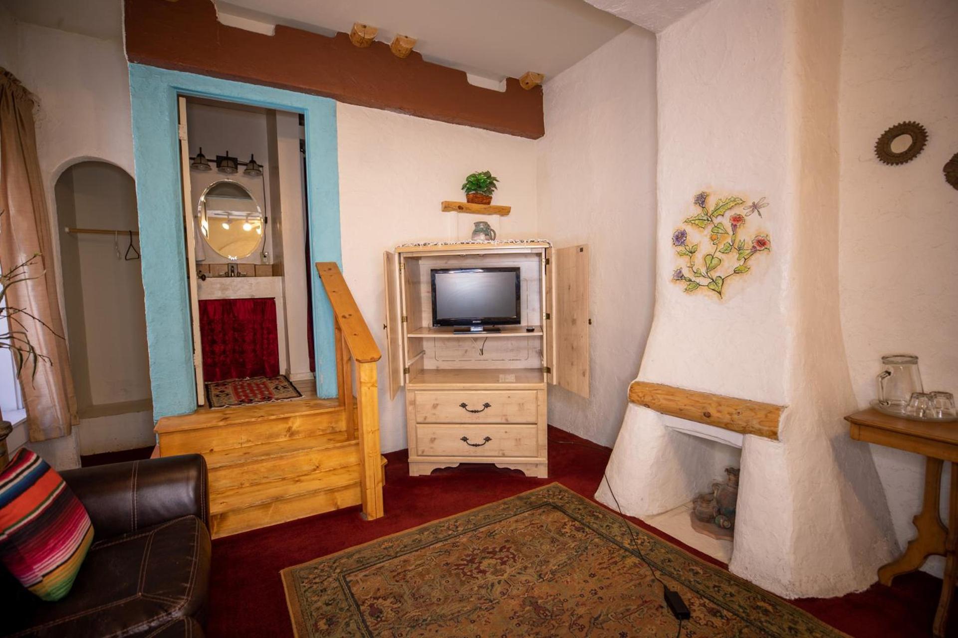 Bisbee Grand Hotel, Saloon, and Music Venue photo 23