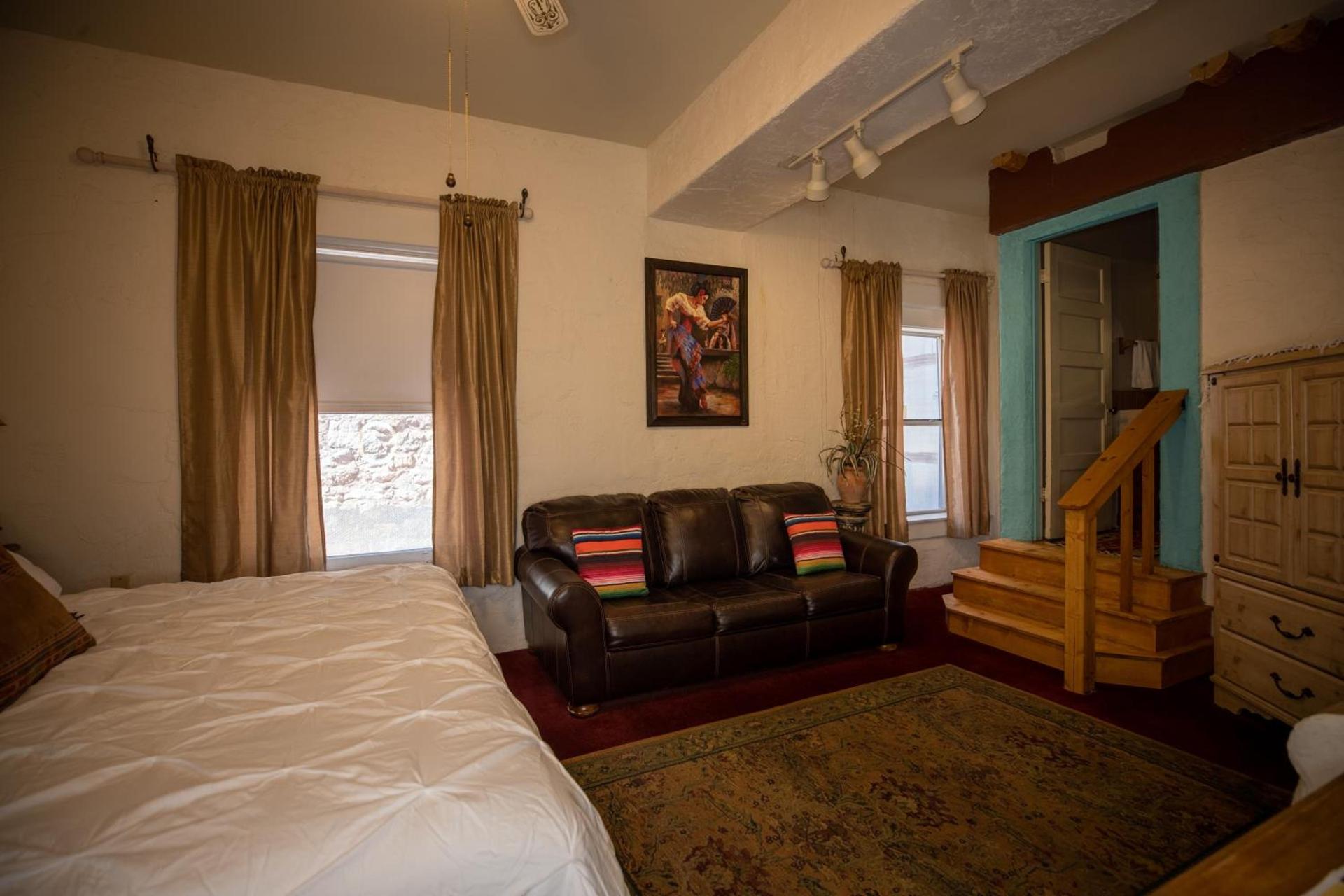 Bisbee Grand Hotel, Saloon, and Music Venue photo 24