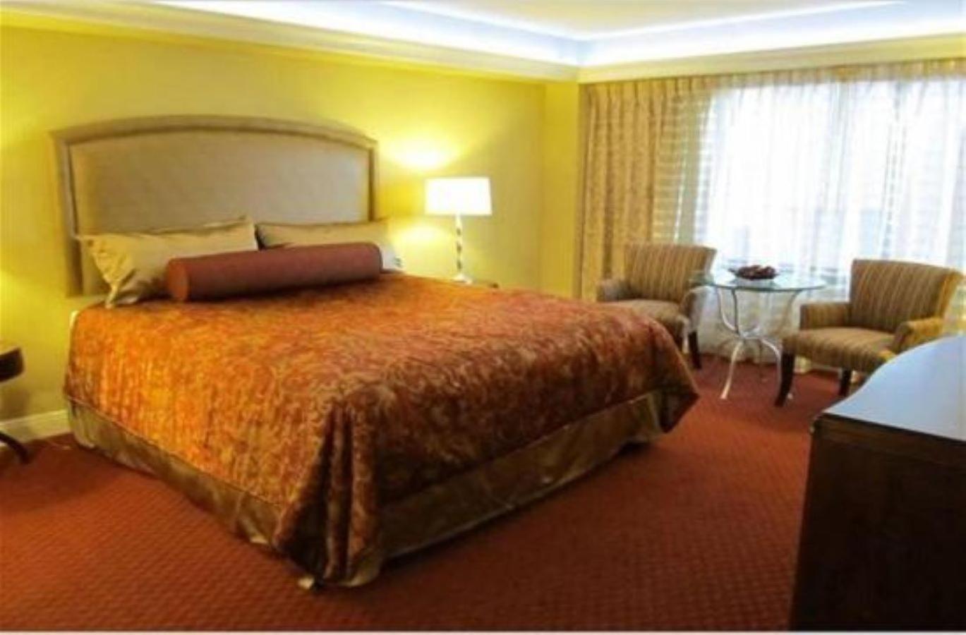 GetAways at the Jockey Club photo 6