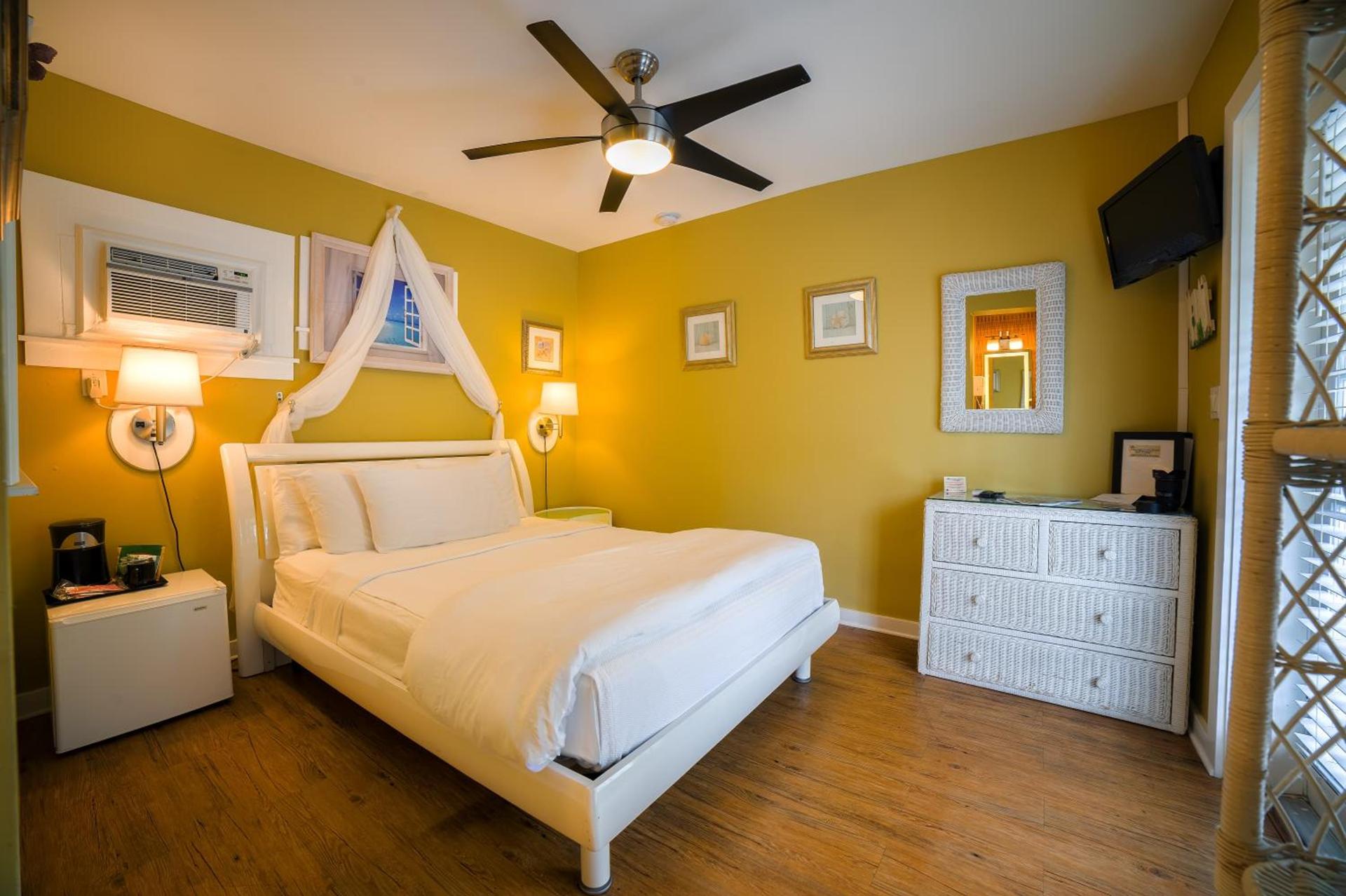 Seascape Tropical Inn photo 36