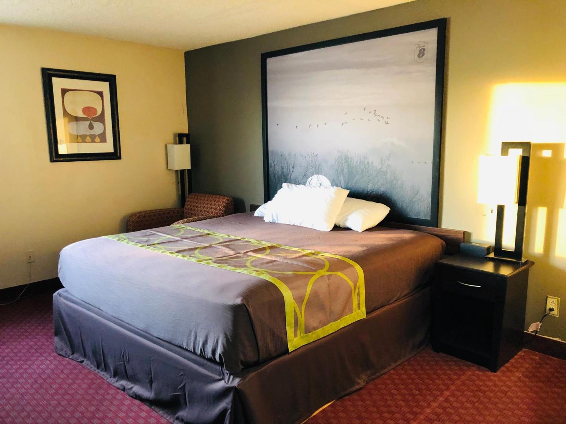 Super 8 by Wyndham Omaha SW photo 21