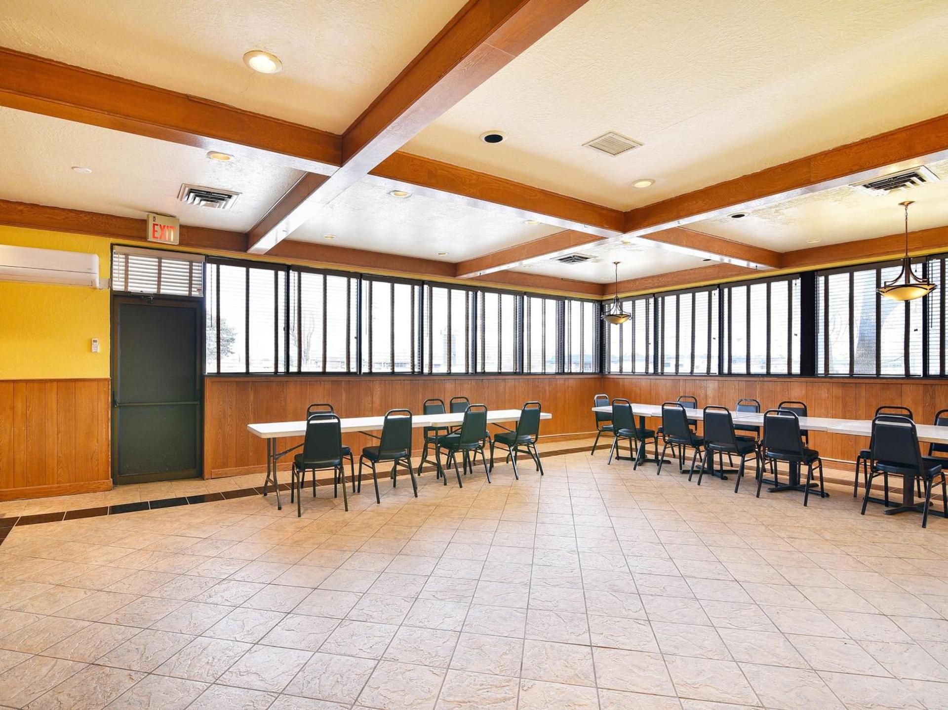 Travelodge by Wyndham Enid photo 32