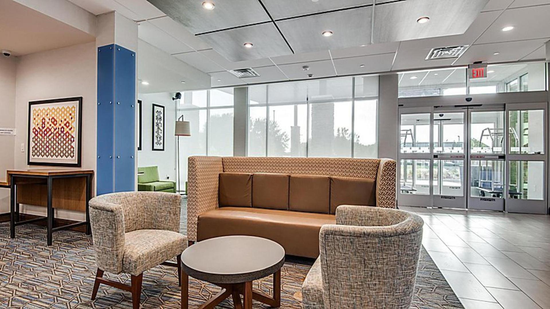 Holiday Inn Express Hotel & Suites Mount Pleasant by IHG photo 19