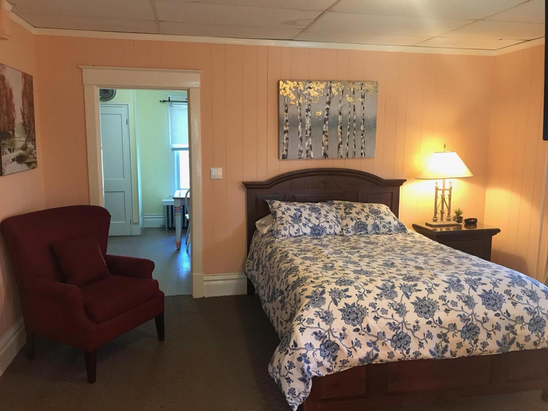 Simmons Motel and Suites photo 14