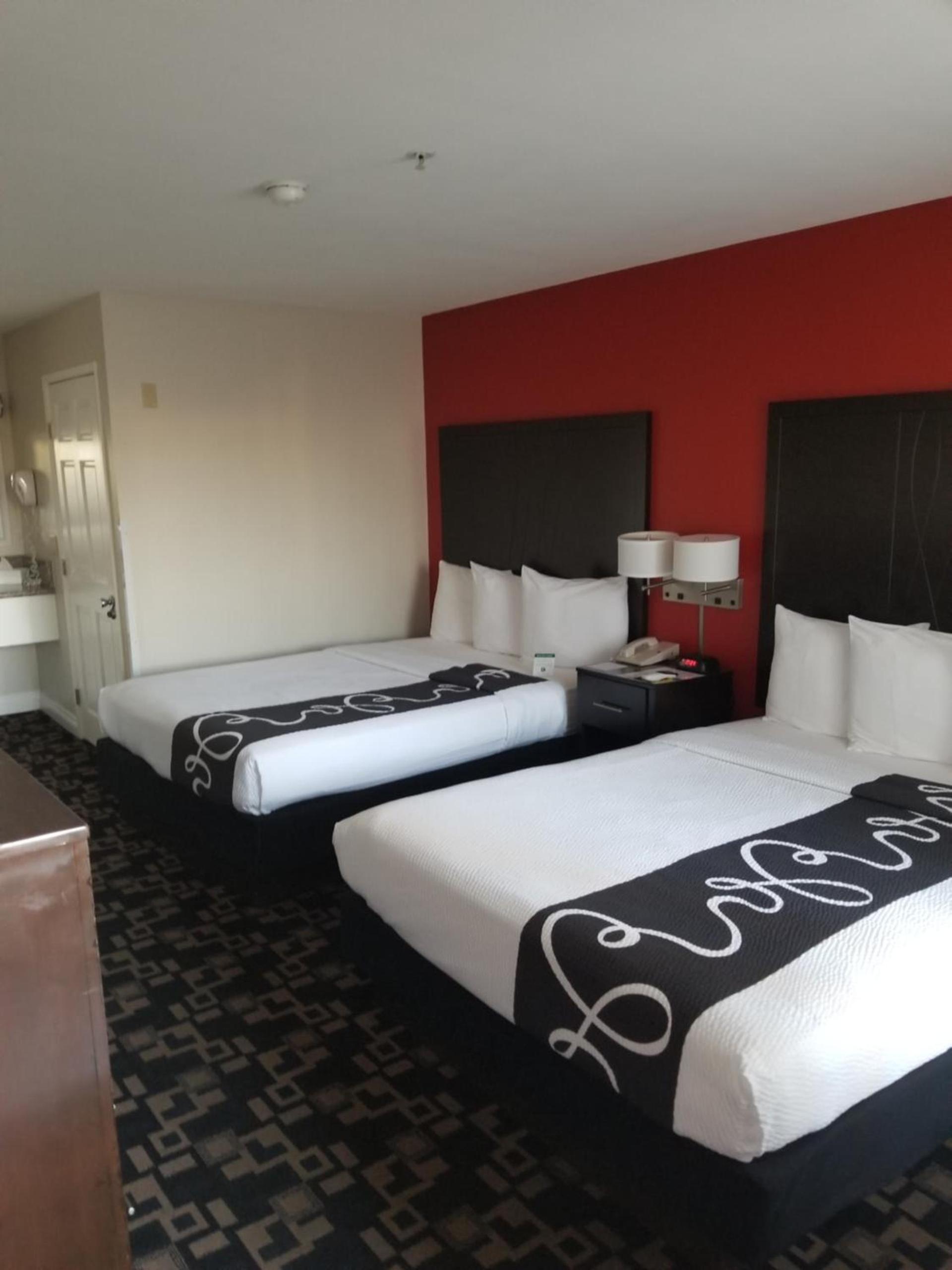 Ramada by Wyndham Oceanside photo 10
