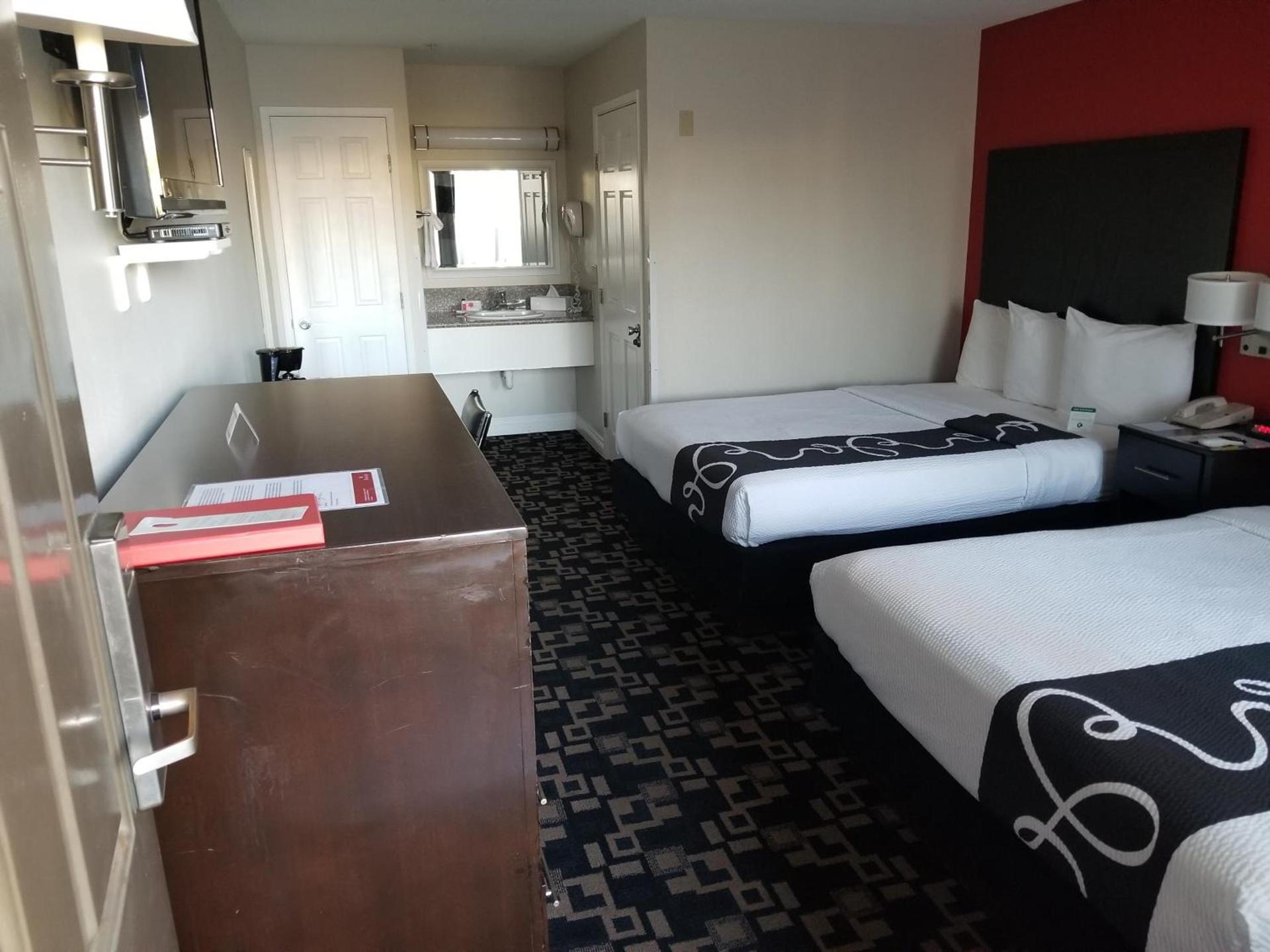 Ramada by Wyndham Oceanside photo 8