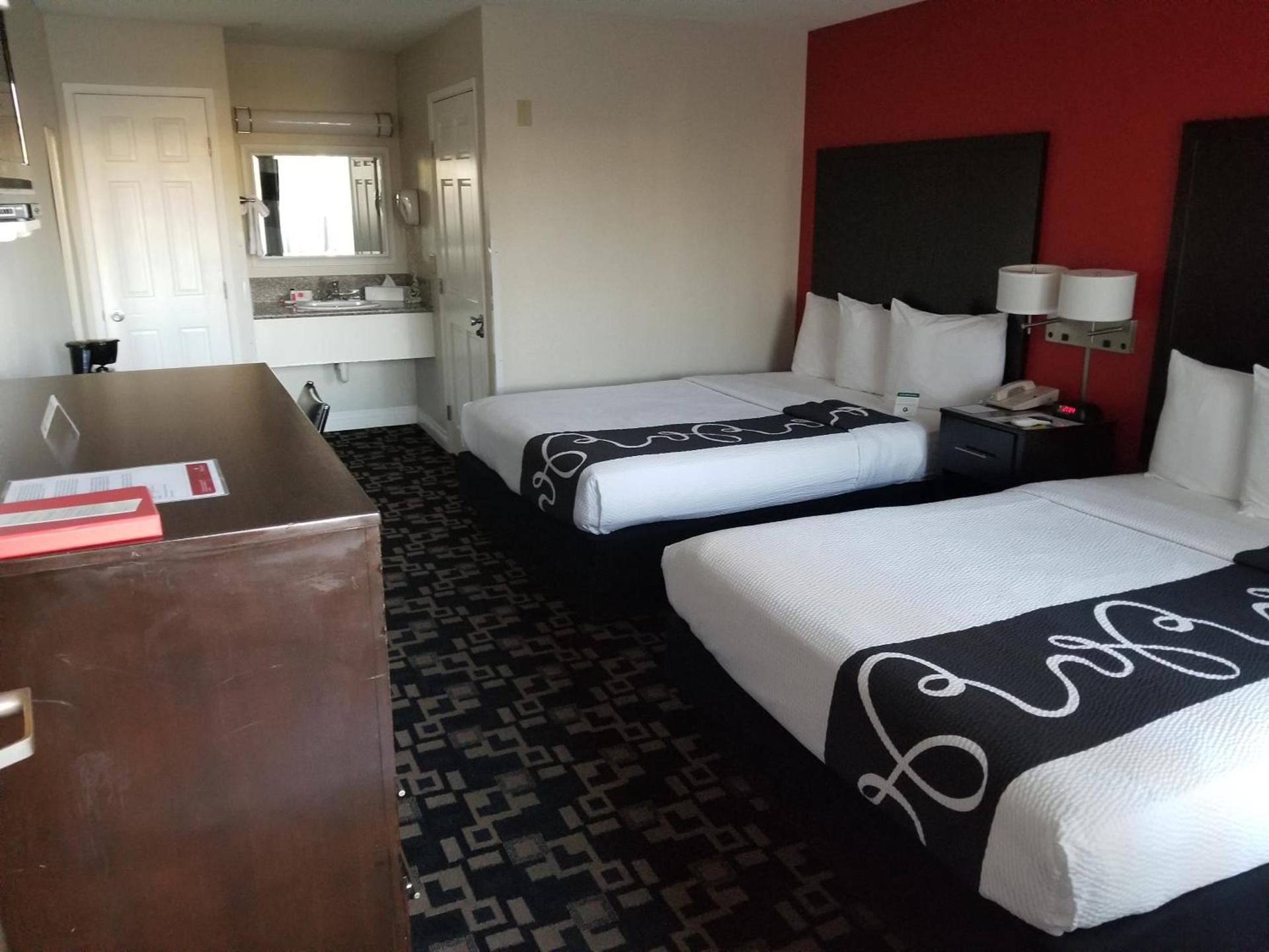 Ramada by Wyndham Oceanside photo 7